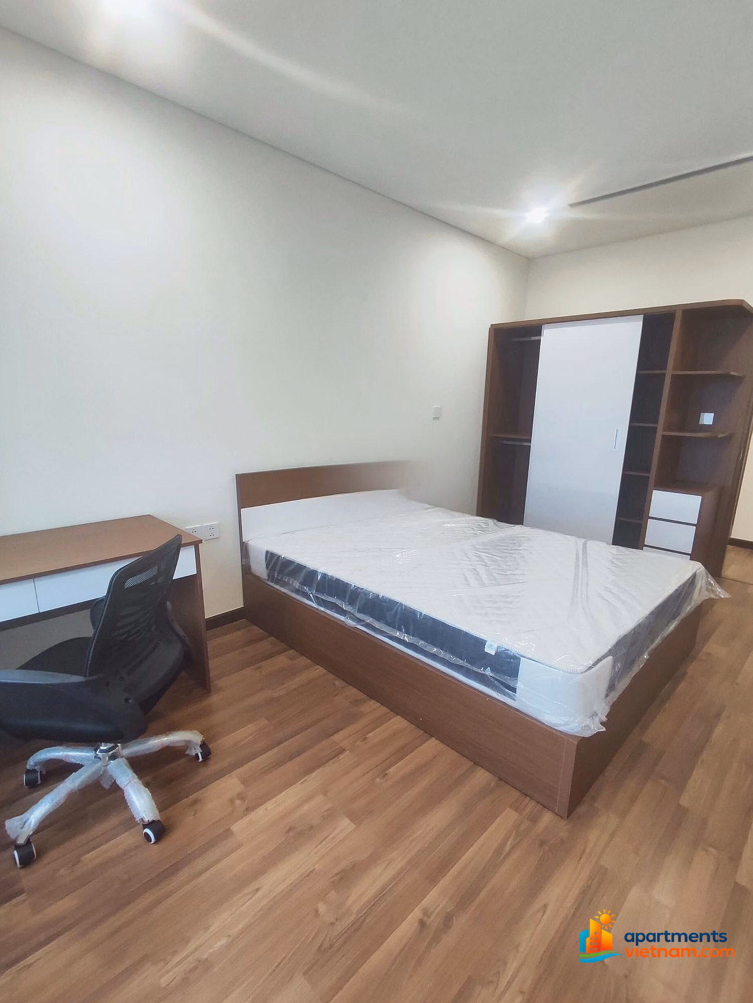 The owner needs to sell apartment IA20 Ciputra 92m2 for 6.7 billion, 0382 276 ***