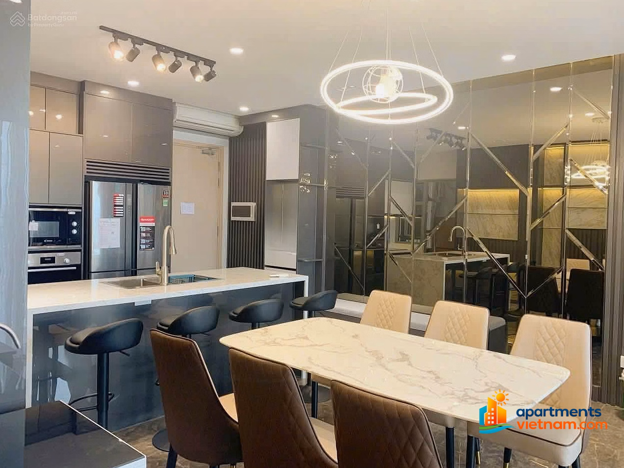 Owner sells Palm Heights apartment, 3 bedrooms, 105m2, full of high-end furniture, beautiful new, price: 10.6 billion including taxes and fees