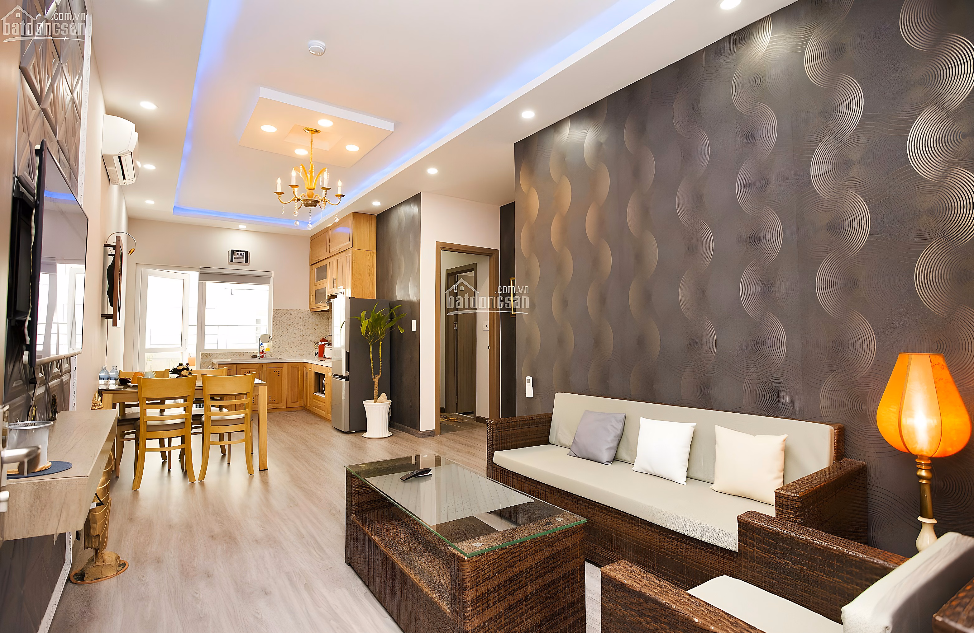 Cheap Nha Trang beachfront tourist apartment for rent from 8xx/day, 11 million/month