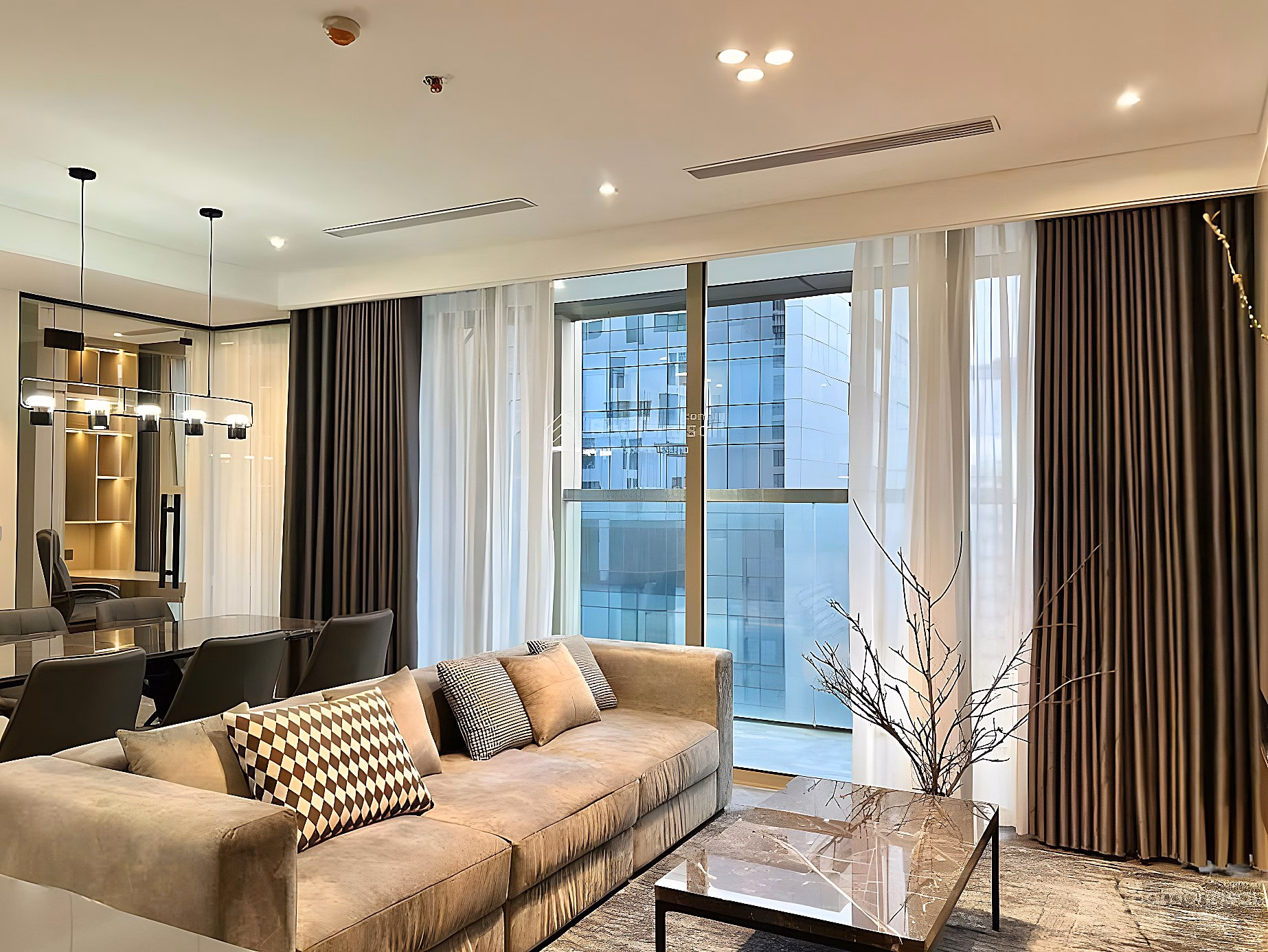 Selling fully furnished 2 bedroom apartment, area 72m2 with swimming pool view in Rivera Park Hanoi - price 6.9 billion