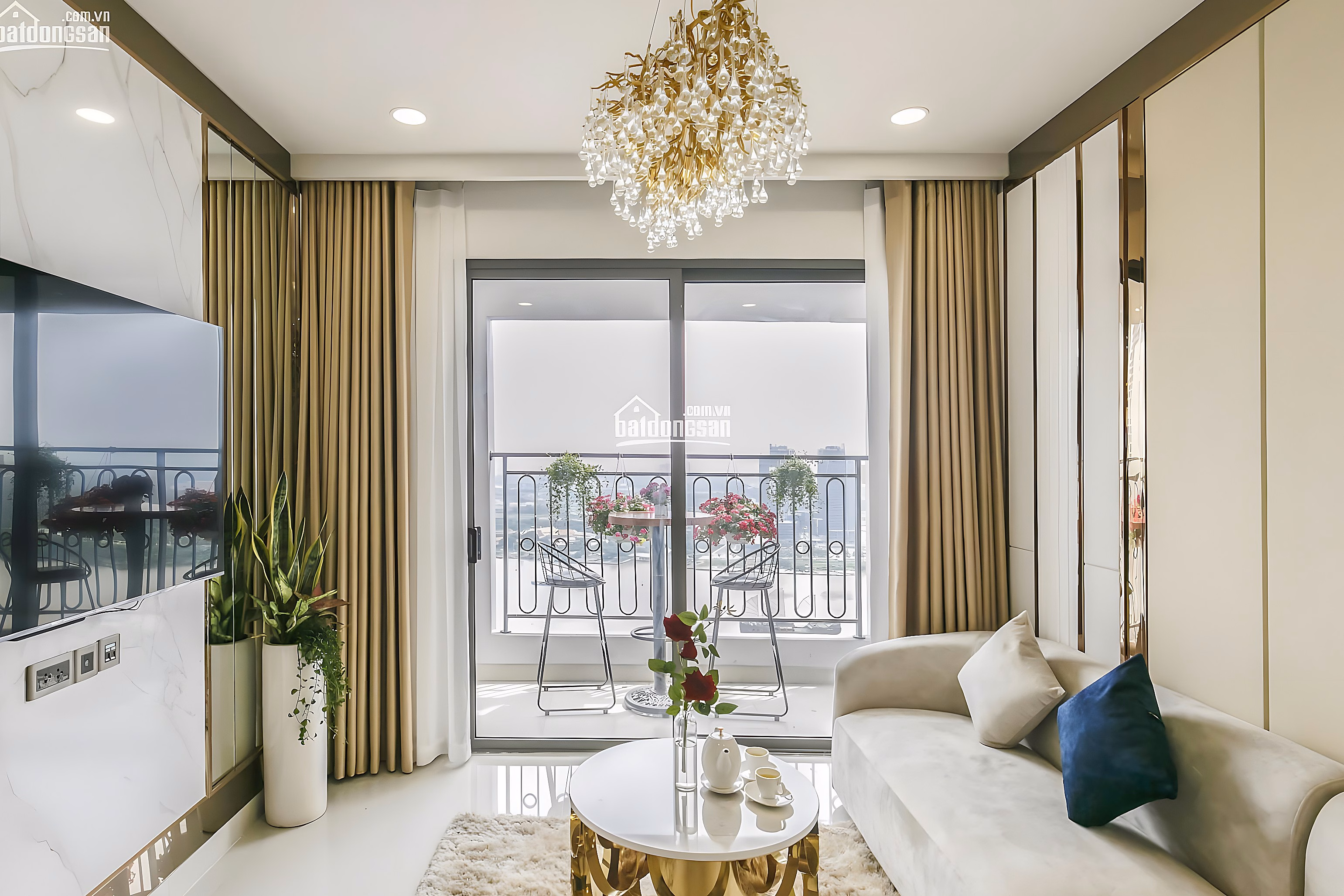 Specializing in renting Saigon Royal 2 bedrooms, price 22 million/month. Contact: 0909 722 ***
