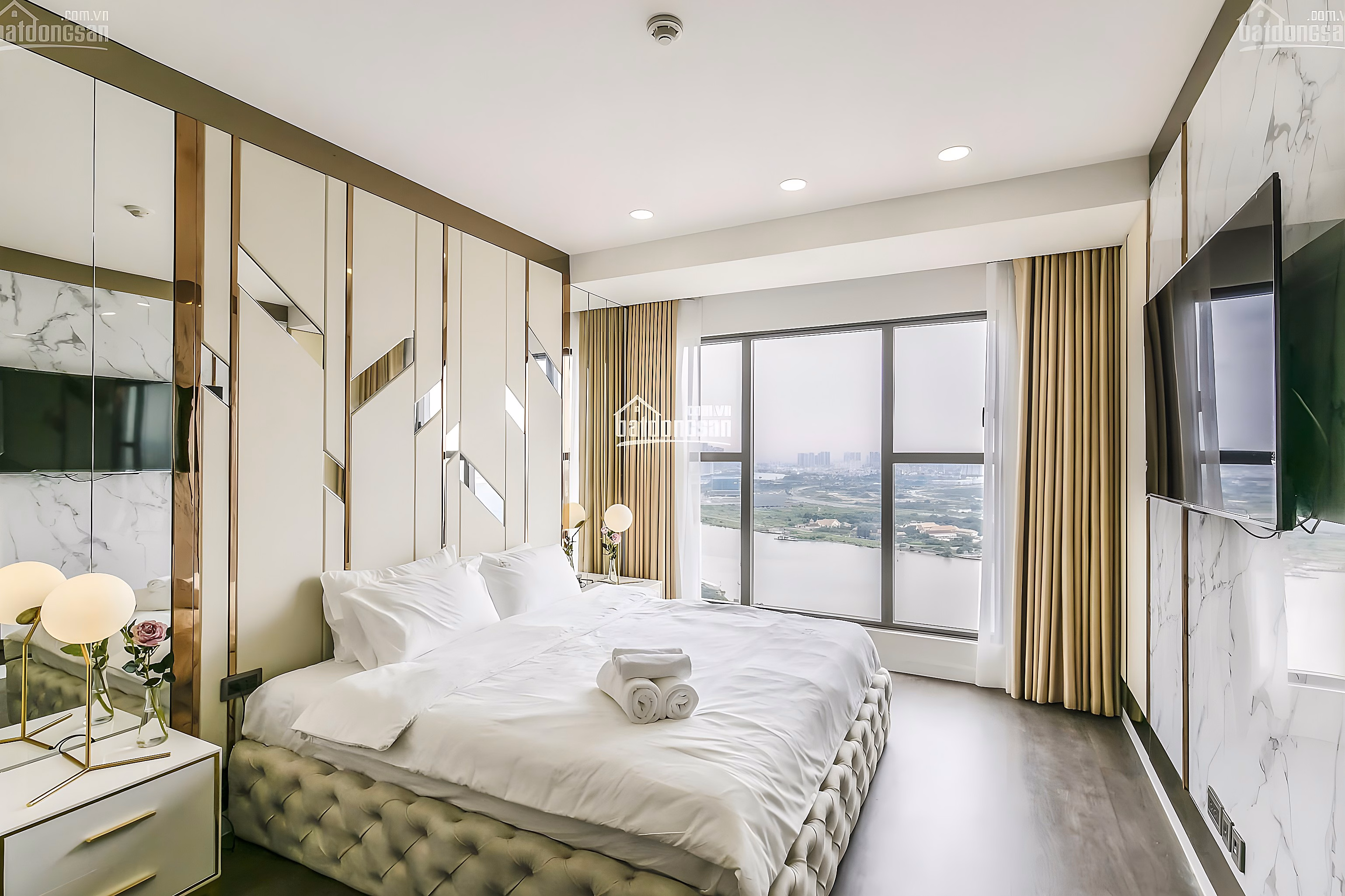Specializing in renting Saigon Royal 2 bedrooms, price 22 million/month***