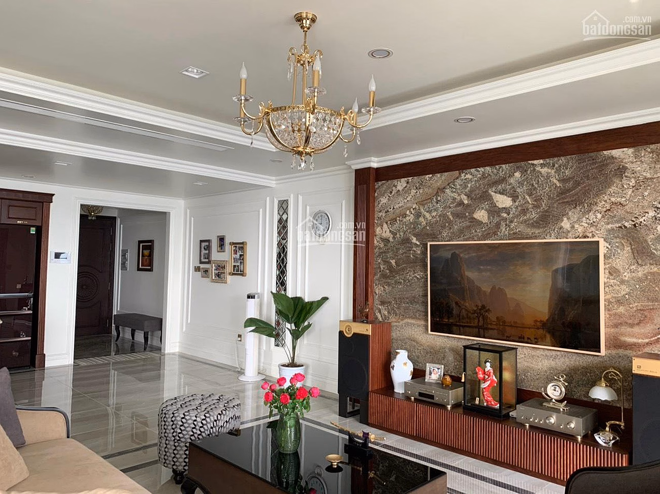I need to sell urgently a 3 bedroom apartment 146m² D'. Le Roi Soleil 150 million/m2, move in immediately***