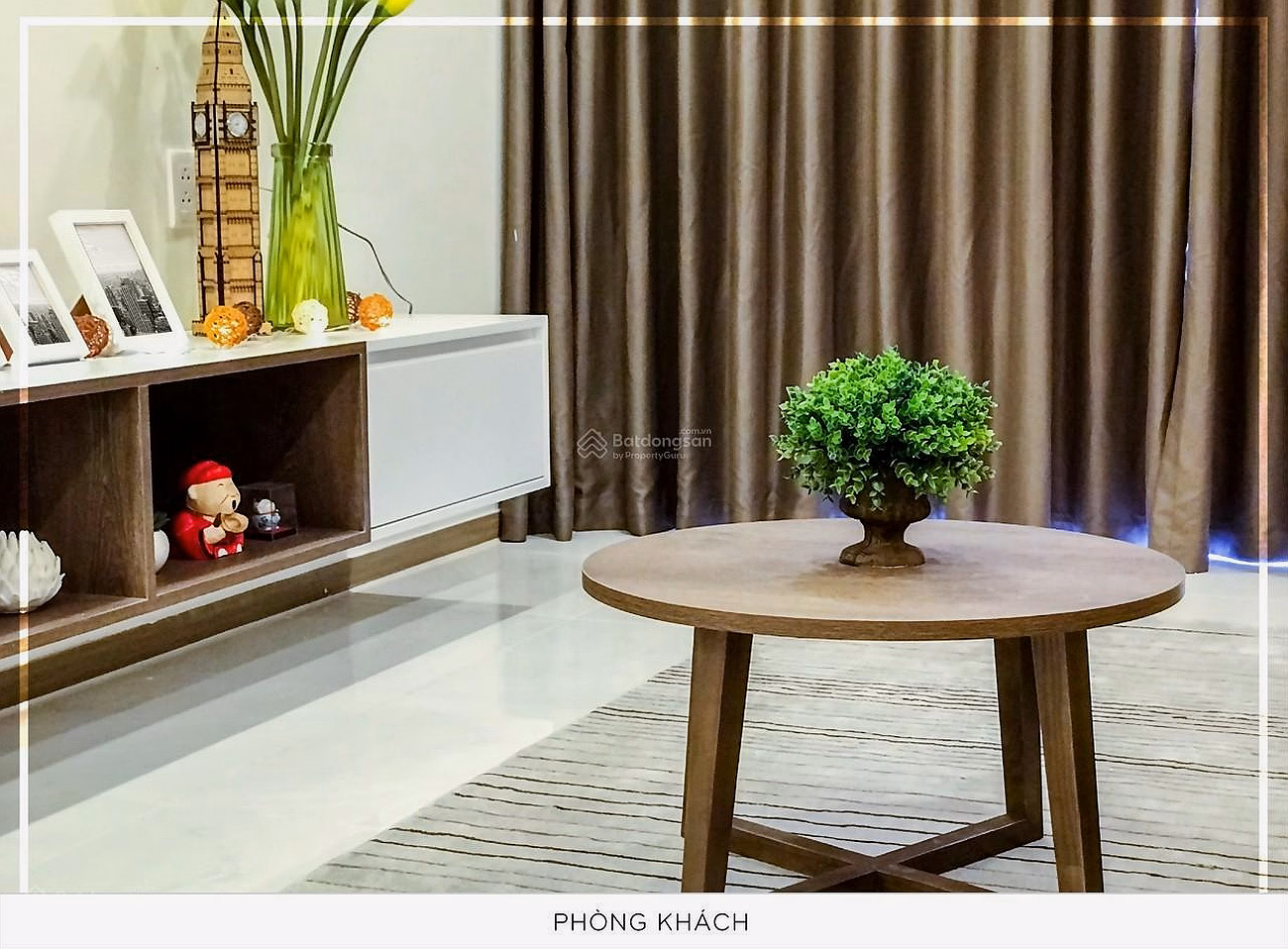 Selling 3 bedroom SHVV apartment, LK District 1, balcony, view Bitexco, SG river, 5 minutes District 1, 7, 2, Xom Chieu Ward