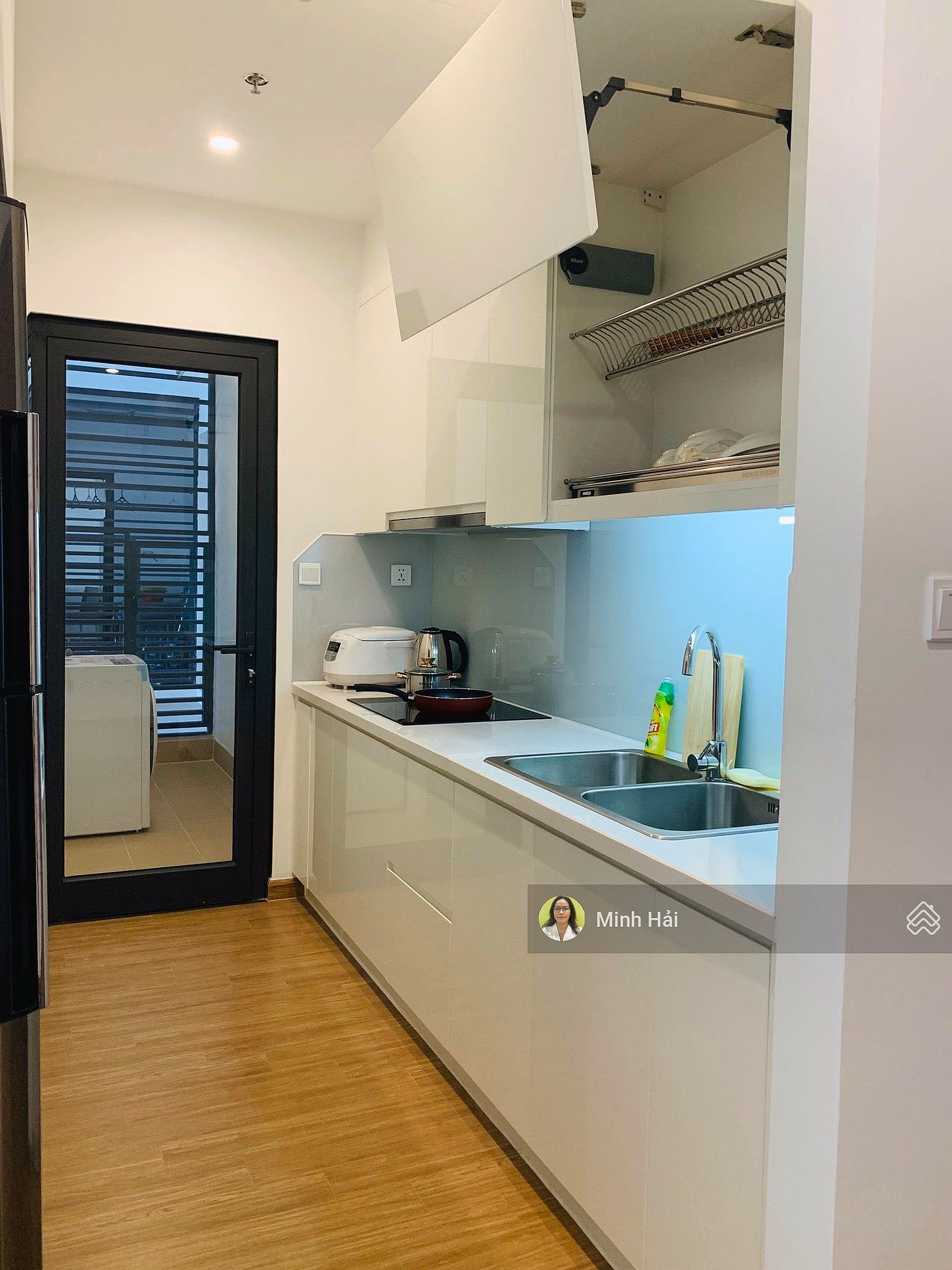 Vinhomes Skylake apartment, 2 bedrooms, lake view, open high floor, price only 24 million/month