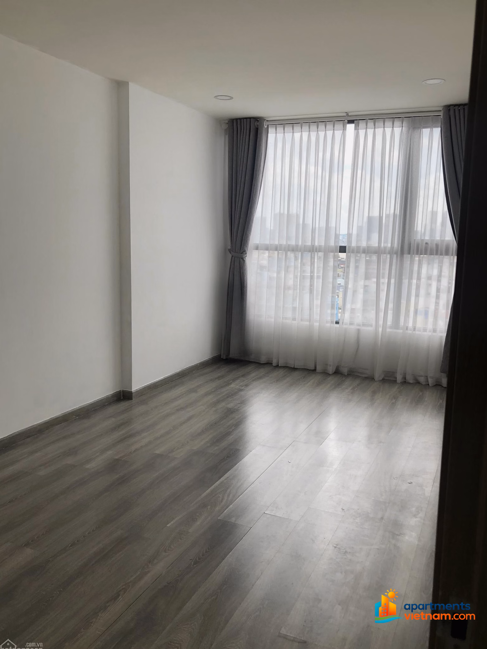 From 5.7 billion 2 bedrooms, spacious, next to Saigon River, Nguyen Tat Thanh, bring your suitcase right away***