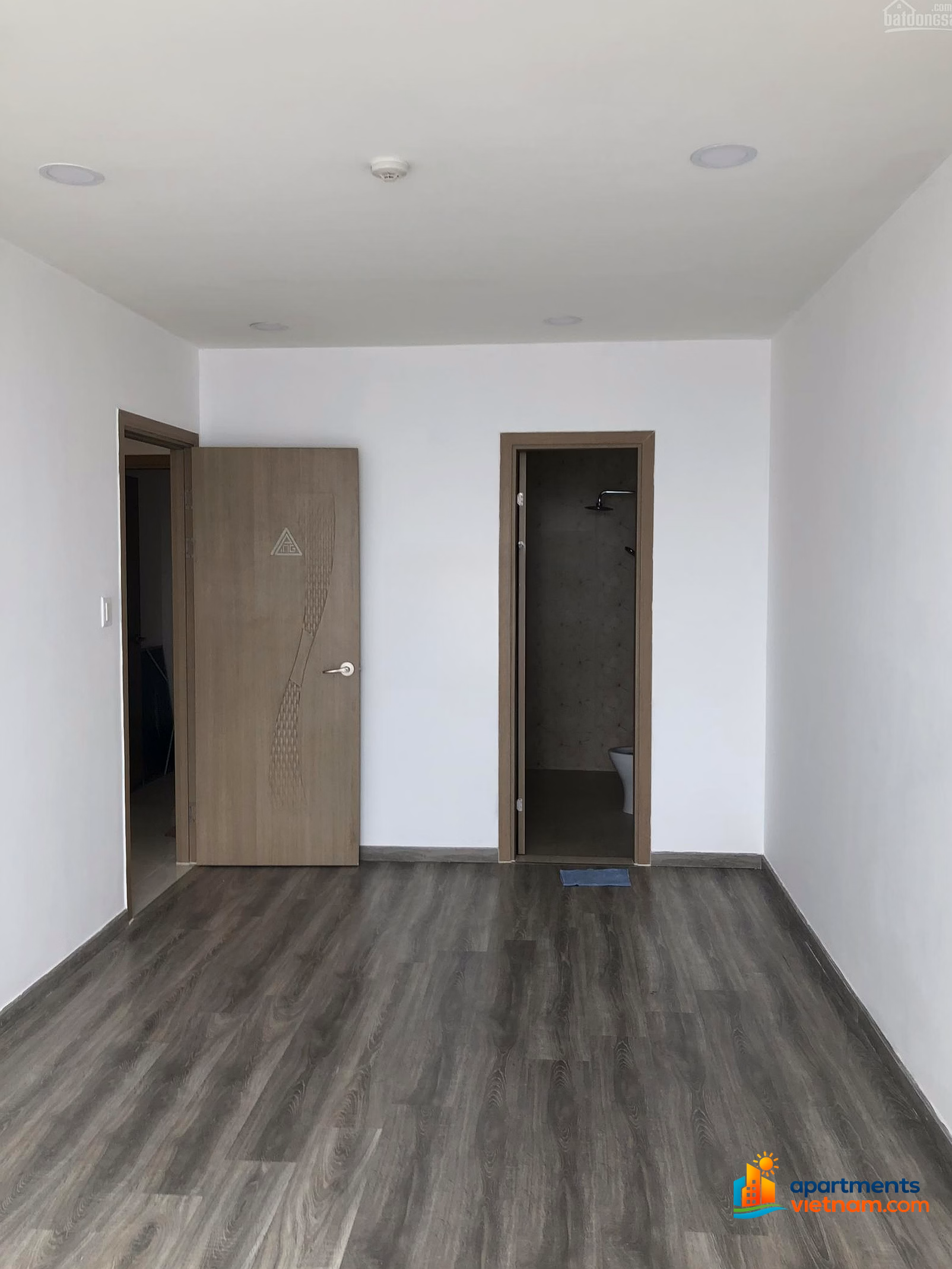 From 5.7 billion 2 bedrooms, spacious, next to Saigon River, Nguyen Tat Thanh, bring your suitcase right away***