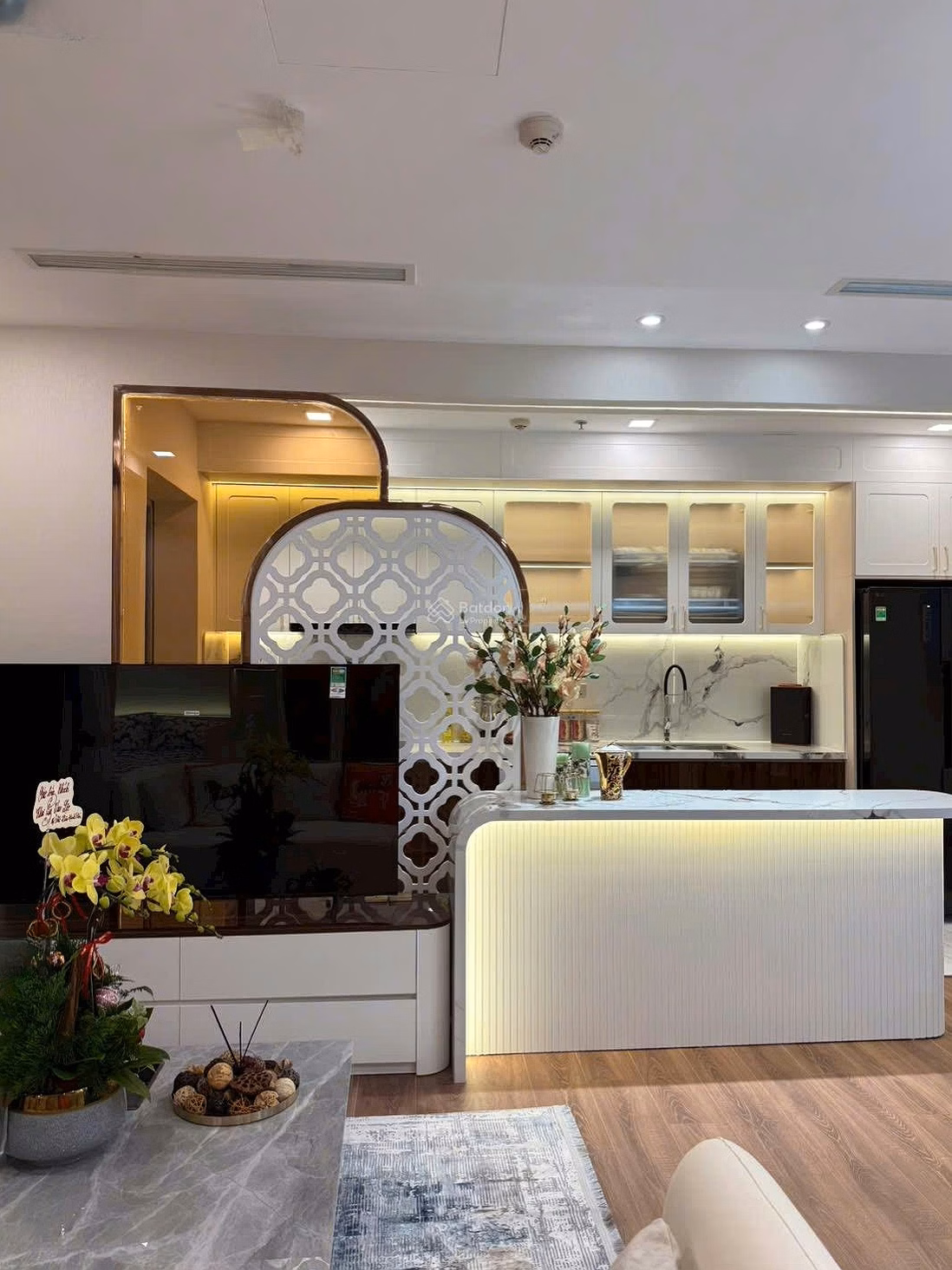 Selling luxury 3-bedroom apartment in Vinhomes Central Park 115m2 with park view***
