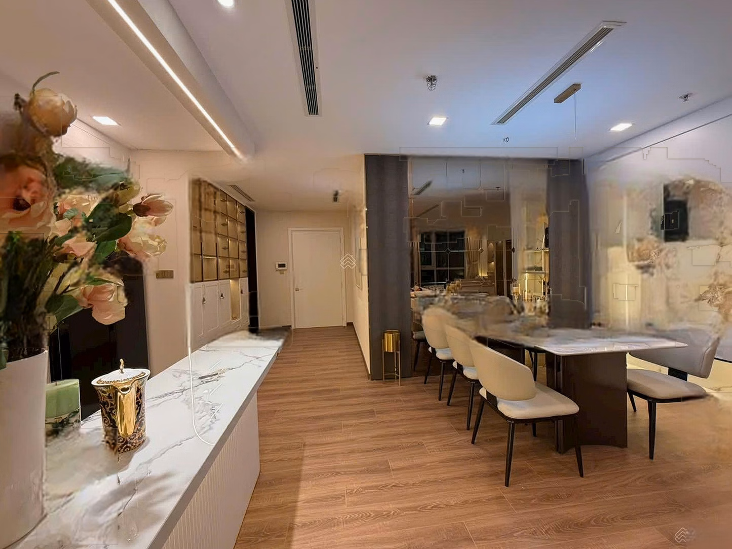 Selling luxury 3-bedroom apartment in Vinhomes Central Park 115m2 with park view***