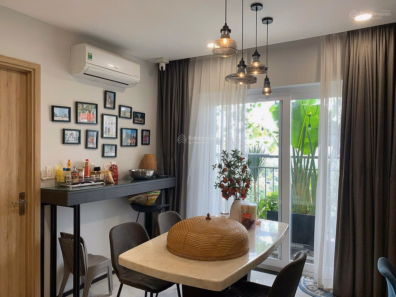 The owner sells a 2-bedroom Moonlight apartment for 4.2 billion, full fee, middle floor 0939 720 ***
