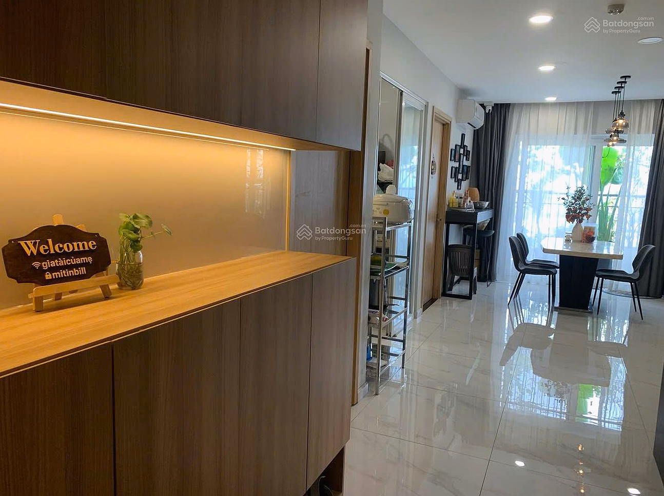 The owner sells a 2-bedroom Moonlight apartment for 4.2 billion, full fee, middle floor 0939 720 ***