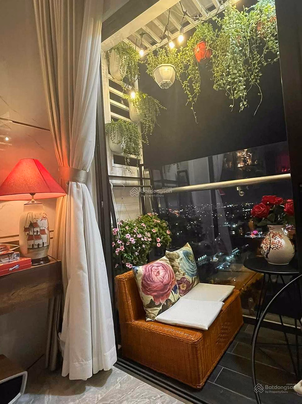 Specializing in exclusive transfer of Flora Novia - good price 3.15 billion/2 bedrooms, including book 0911 850 ***