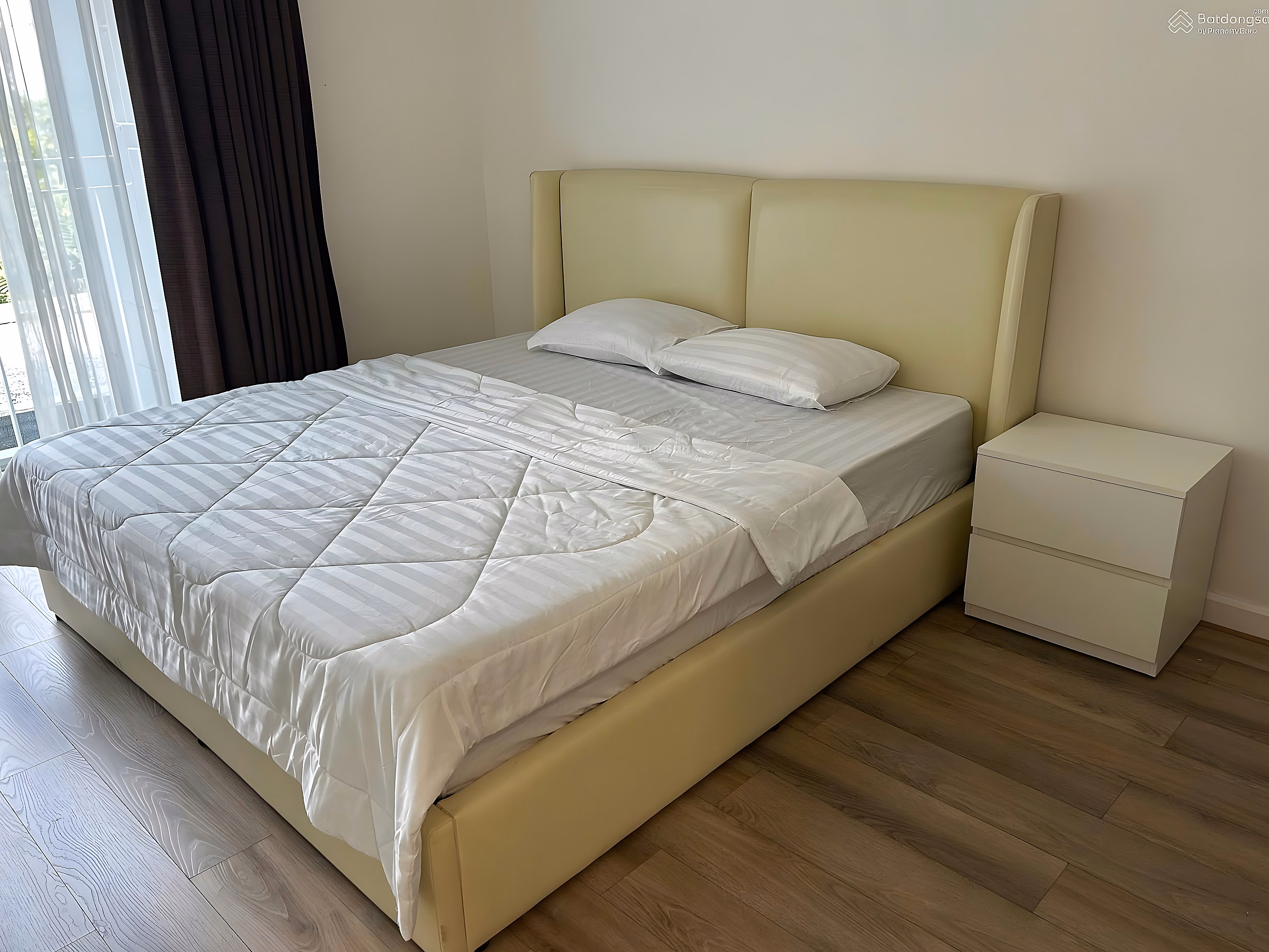 CH Azura for rent, 1 bedroom, area 65m2, full interior, low floor, airy. Price 18 million/month