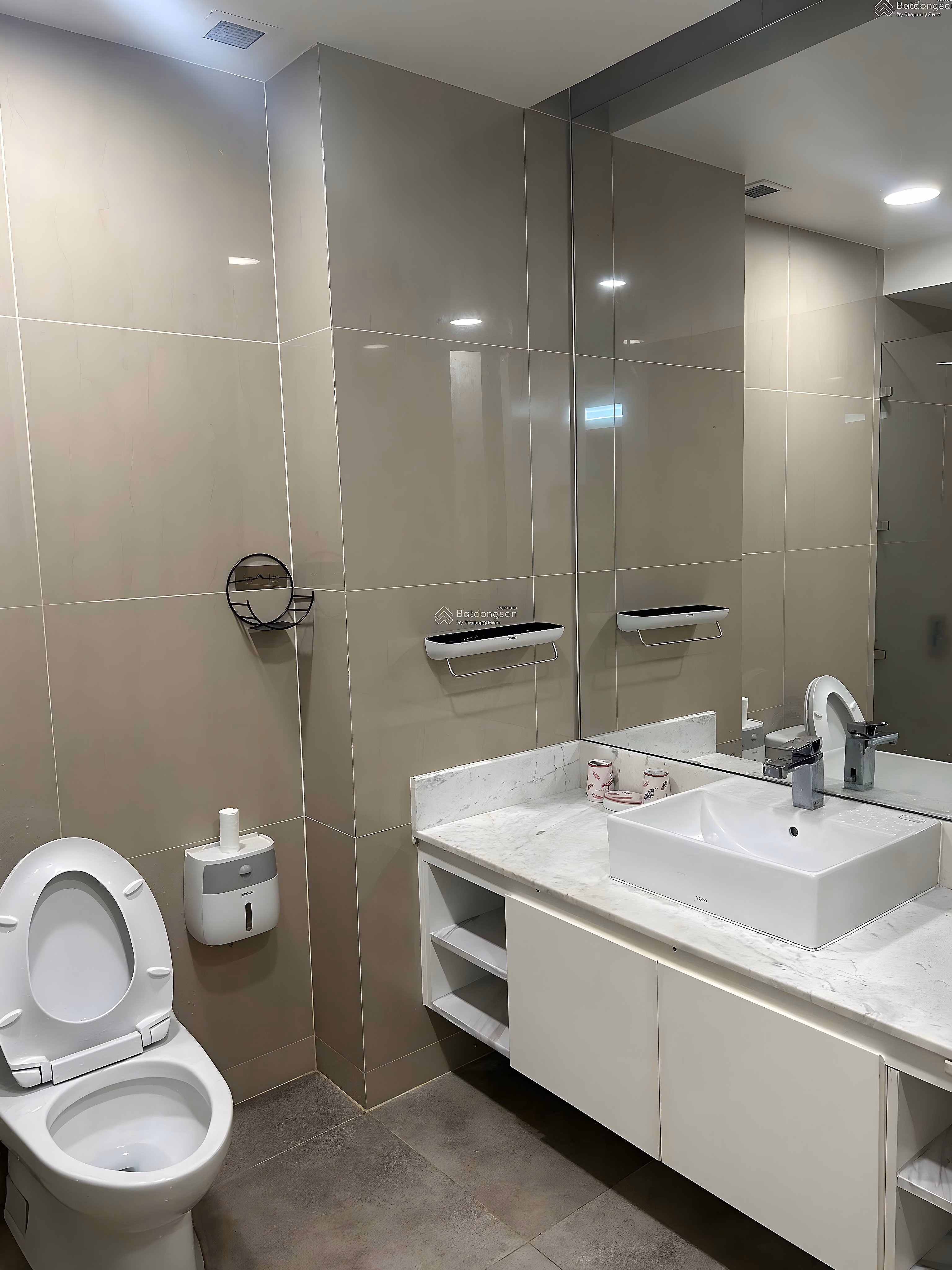CH Azura for rent, 1 bedroom, area 65m2, full interior, low floor, airy. Price 18 million/month