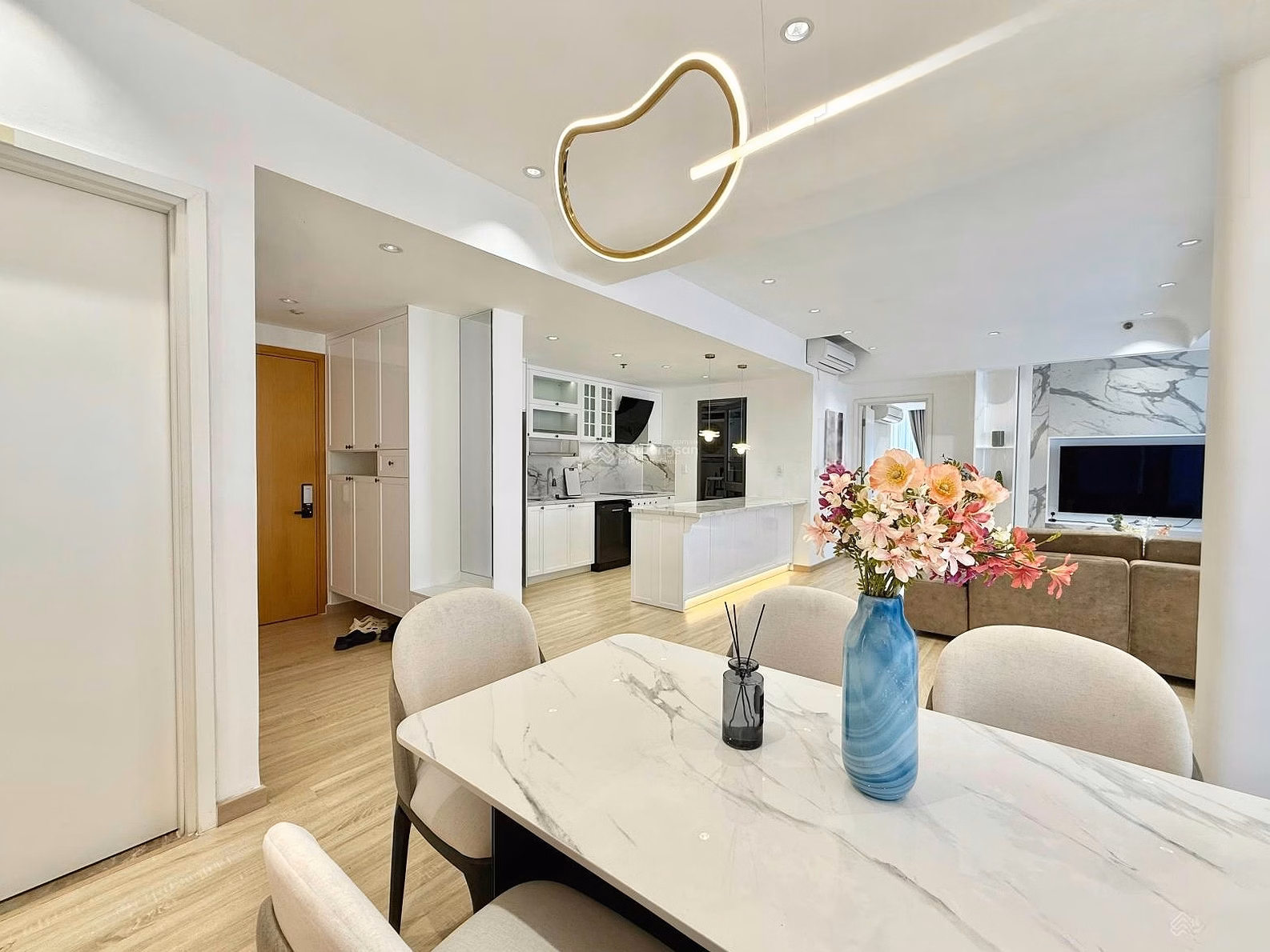 Specializing in transferring prestigious apartments at Masteri Thao Dien***