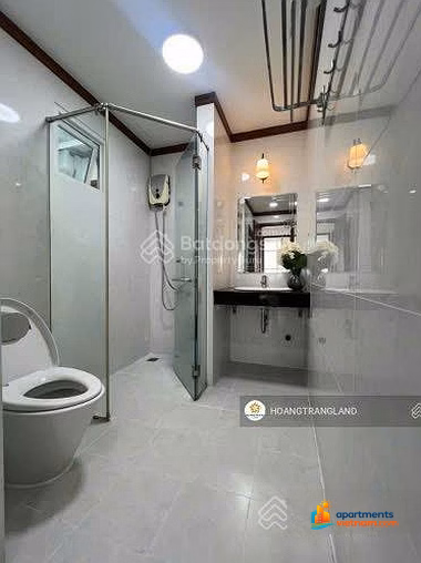 Rent now a 3-bedroom apartment with large balcony for only 14 million, high floor with city view***