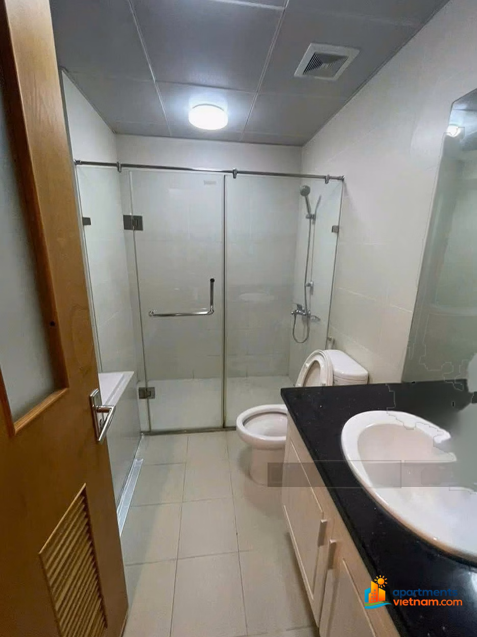 Hot! Biggest rental N04 Hoang Dao Thuy, 155m² 3 bedrooms, fully furnished, price only 24 million/month