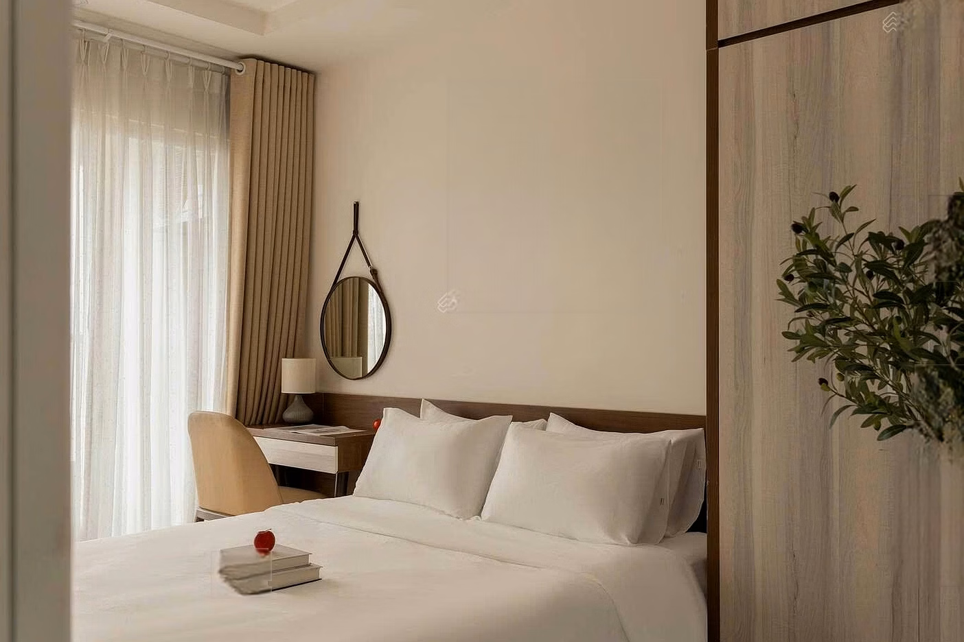 Directly from the investor - Terra Royal apartment for sale in District 3 - price 6.2 billion, 2 Bedrooms. Investor Contact: 0935 252 ***