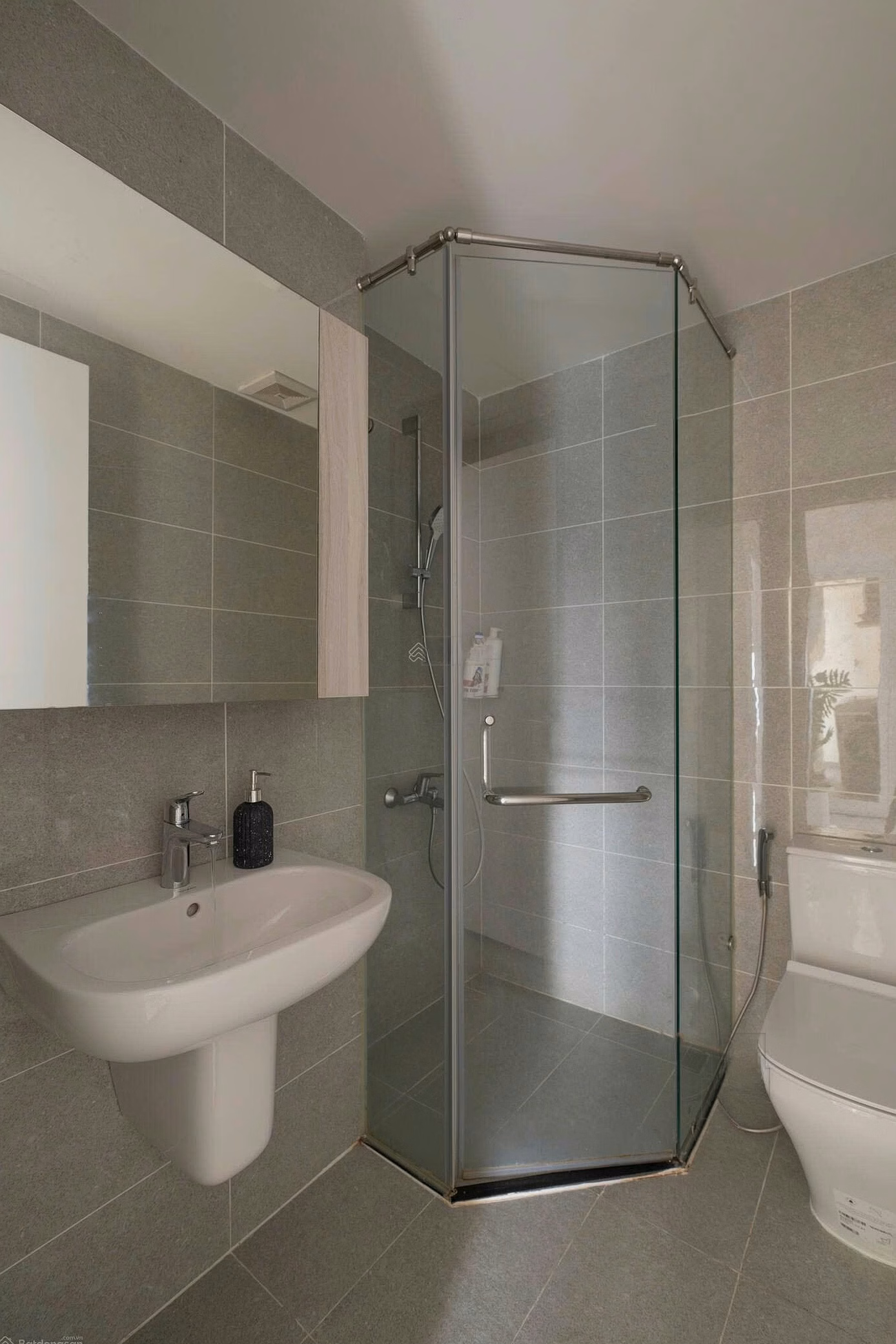 Directly from the investor - Terra Royal apartment for sale in District 3 - price 6.2 billion, 2 Bedrooms. Investor***