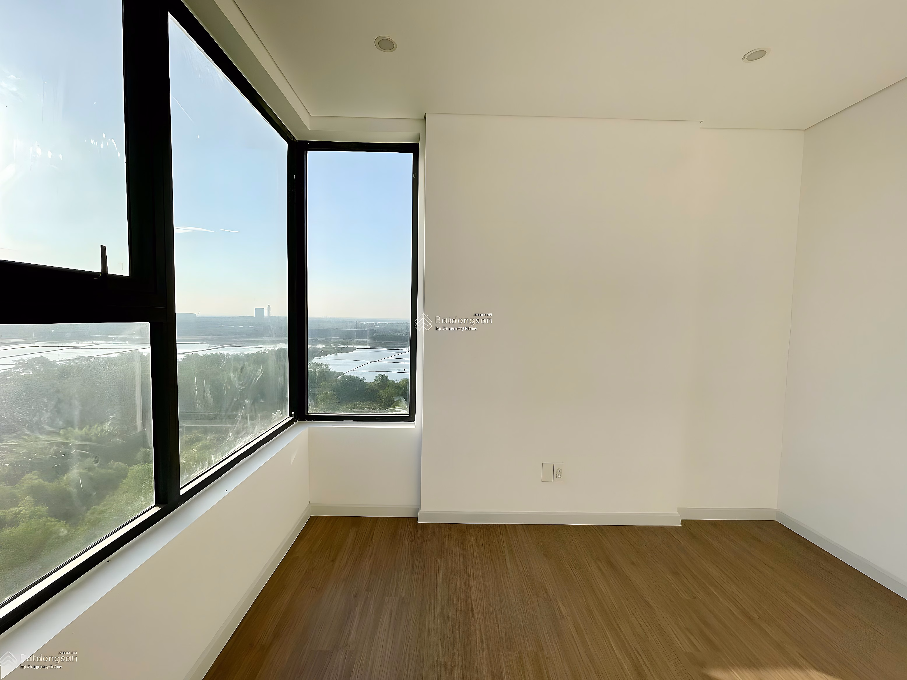 Selling 2-bedroom apartment, corner apartment B03, Thu Thiem Dragon apartment building - direct view of the park and swimming pool