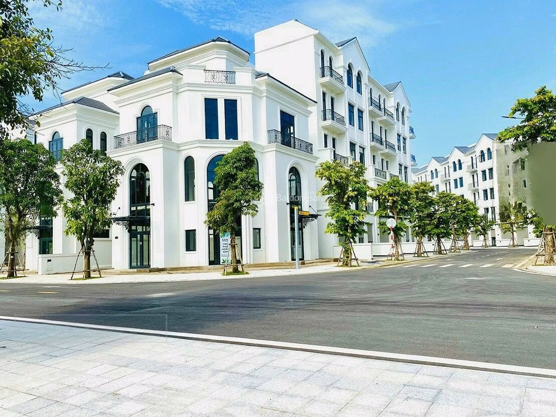 Cart needed urgently Vinhomes Q9 Studio price from 1.6 billion, 2 bedrooms price 2.2 billion***