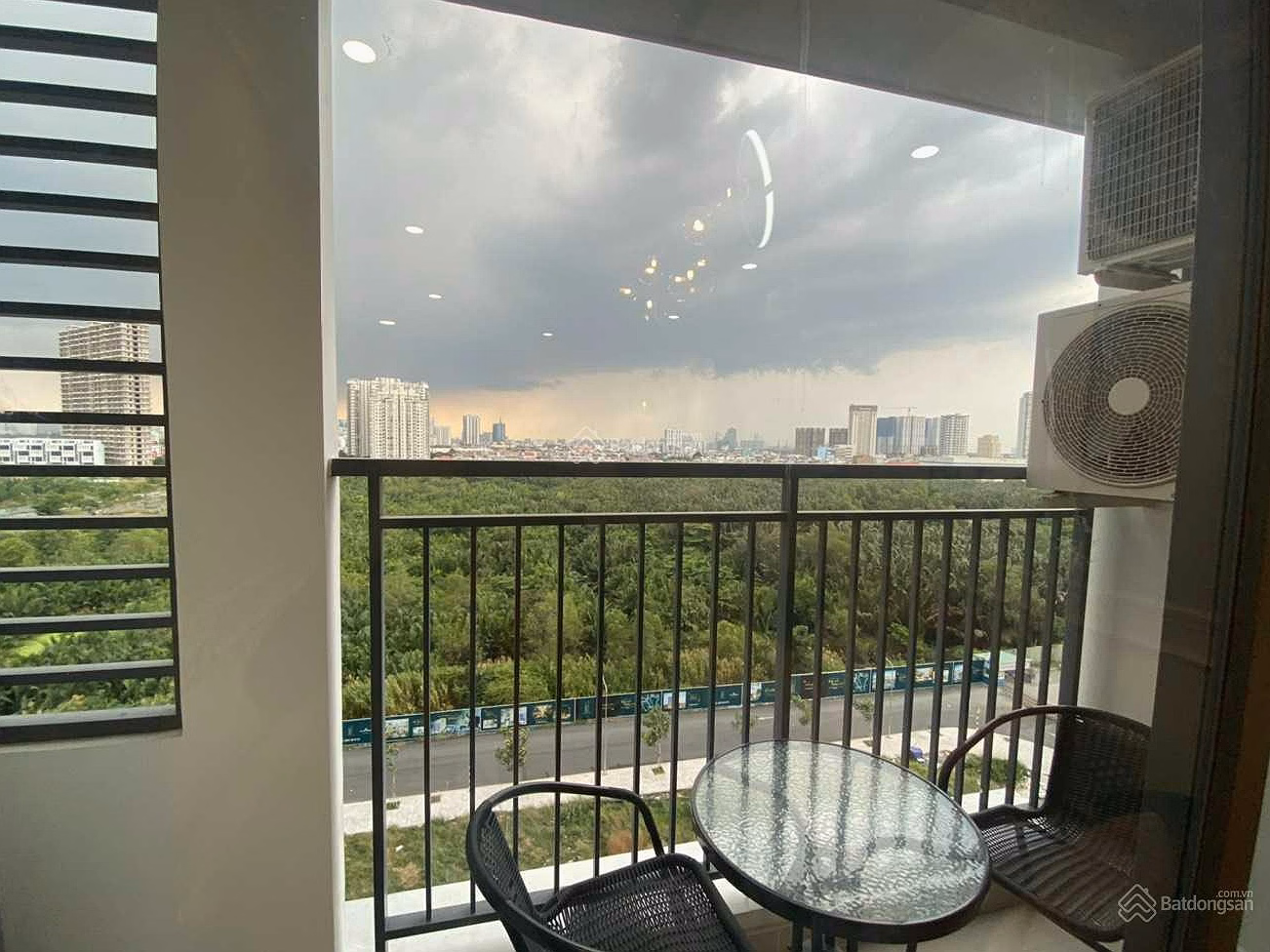 Newly launched 10 apartments Q7 Boulevard 2 bedrooms for rent 8.5 million NTCB, 11 million full NT