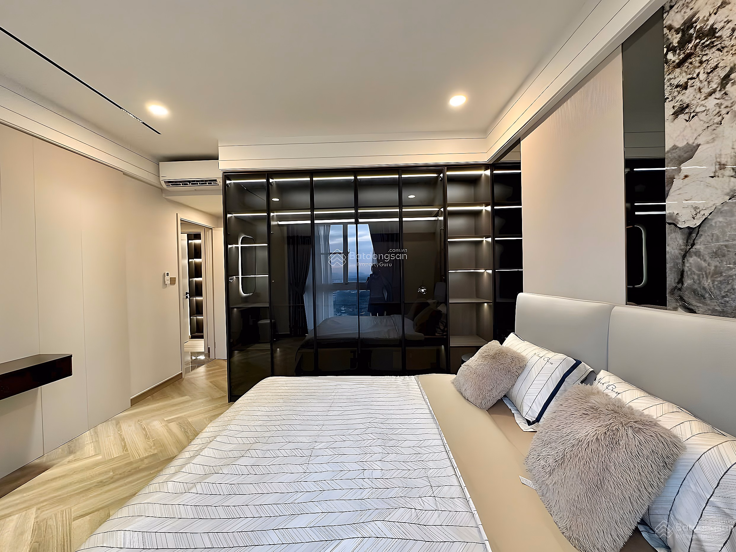 Need to rent Happy Valley apartment urgently, guaranteed cheapest price on the market*** (Ms. Hang)