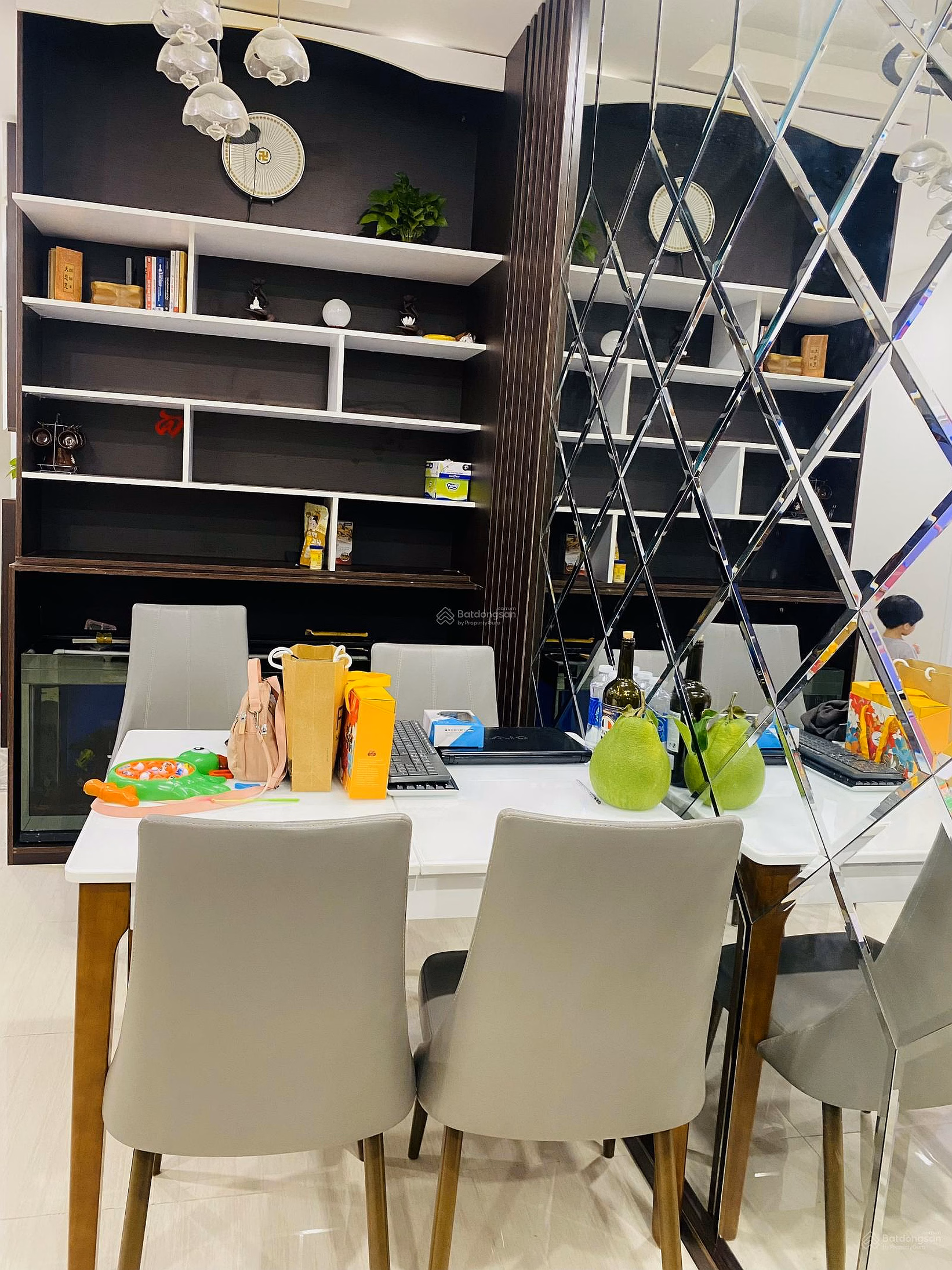 Selling 2 bedroom, 2 bathroom 68m apartment on Moonlight Boulevard near Aeon Mall Binh Tan for 3.6 billion with free furniture