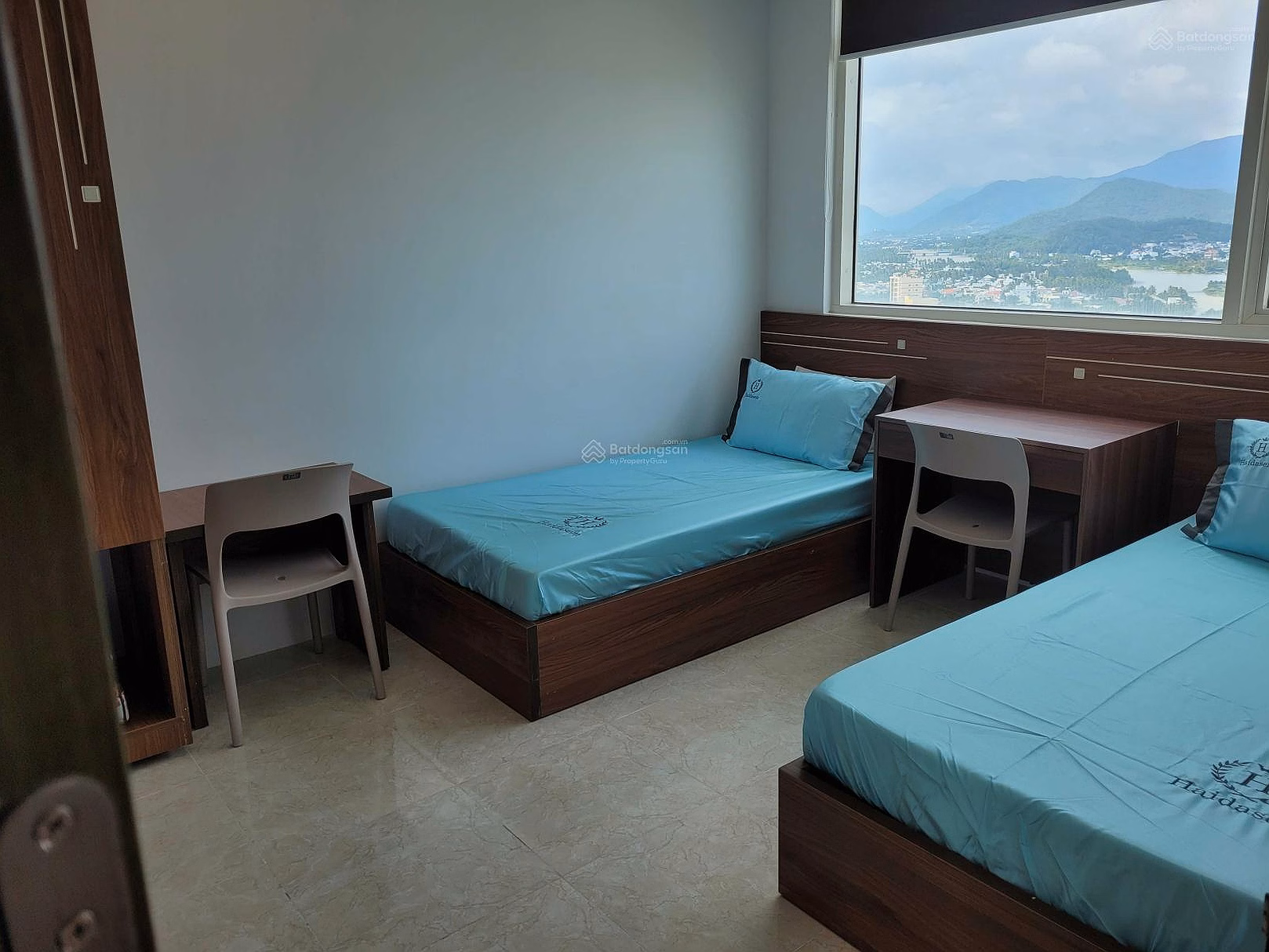 Selling 2 bedroom apartment, 70m2 with river and sea view