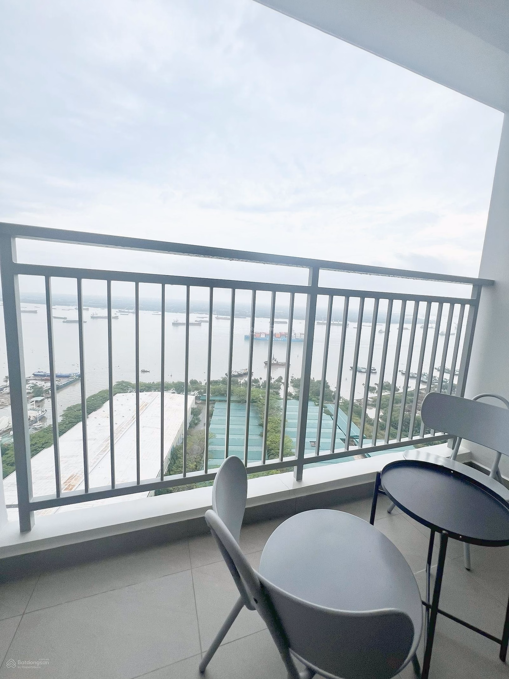 Selling enthusiastic apartment in District 7 Riverside, 1 bedroom 2.99 billion, with sales contract. Goodwill***