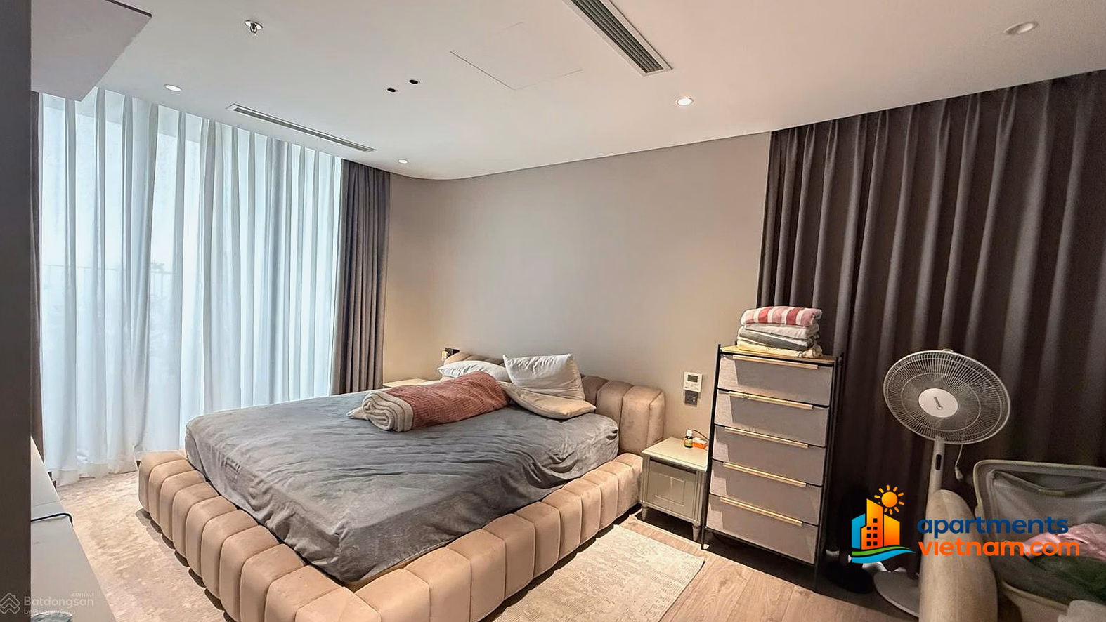 For Sale: 107 m² 3BR 2BA Apartment at Keangnam Landmark Tower – Rare & Fully Furnished with Red Book