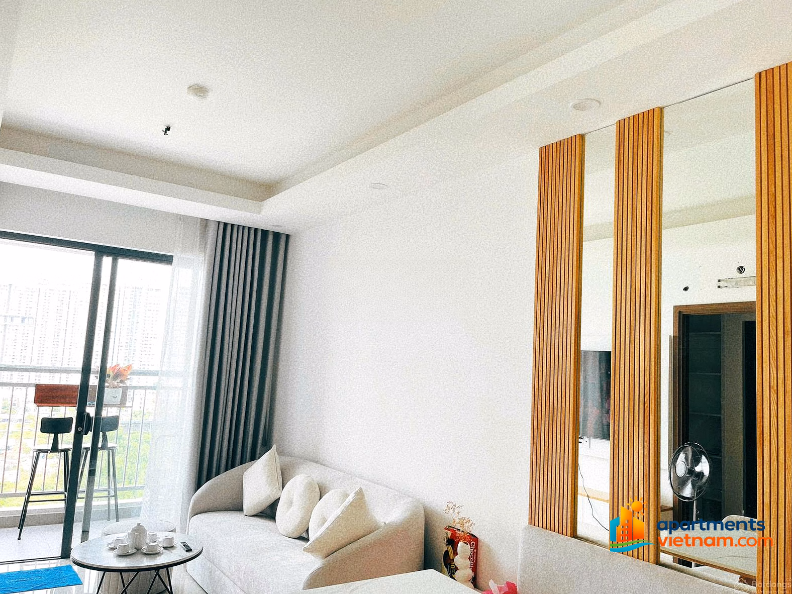 Q7 Riverside selects 100 apartments: With air conditioning 1 bedroom 8 million, 2 bedrooms 8.9 million, 3 bedrooms 15 million (fully beautiful + 1 million) 0706 679 ***