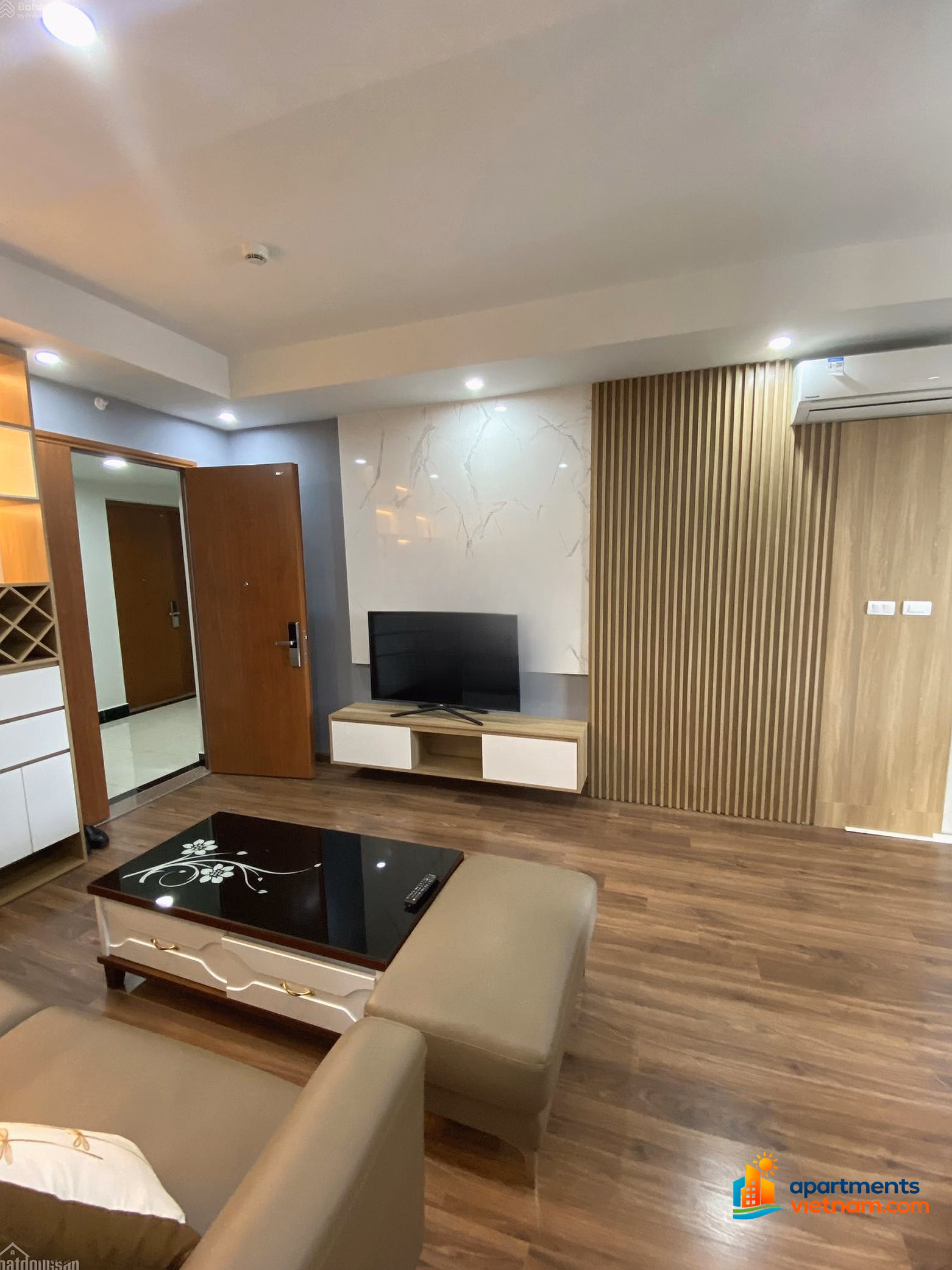 Investor fund, transfer all foreign exchange shares at cut-loss price at Viet Duc Complex, Thanh Xuan district