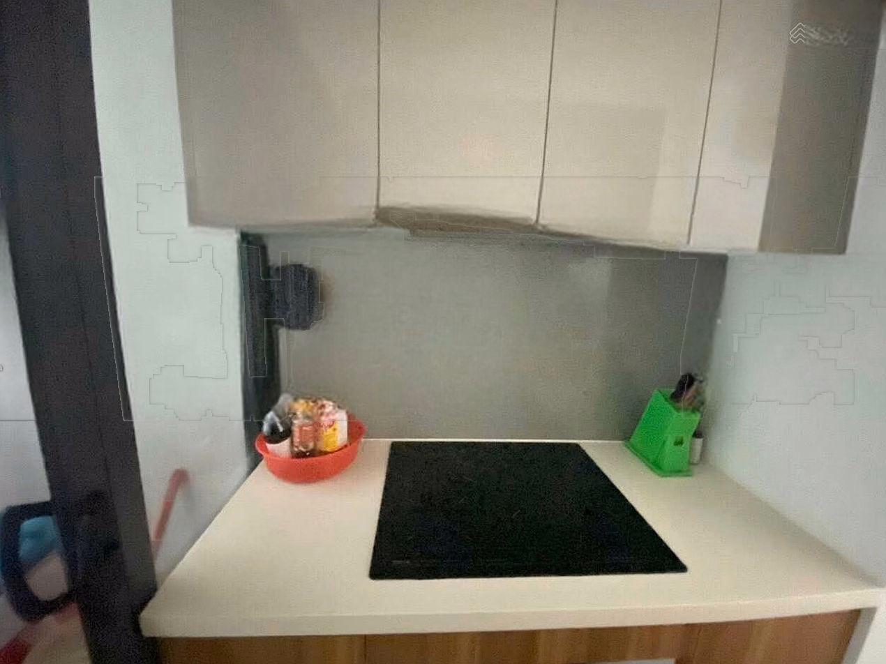 Eco Green 2 bedrooms, 2 bathrooms for rent, good price, new house 12-14 million, nice furniture, full temporary residence procedures 0939 720 ***