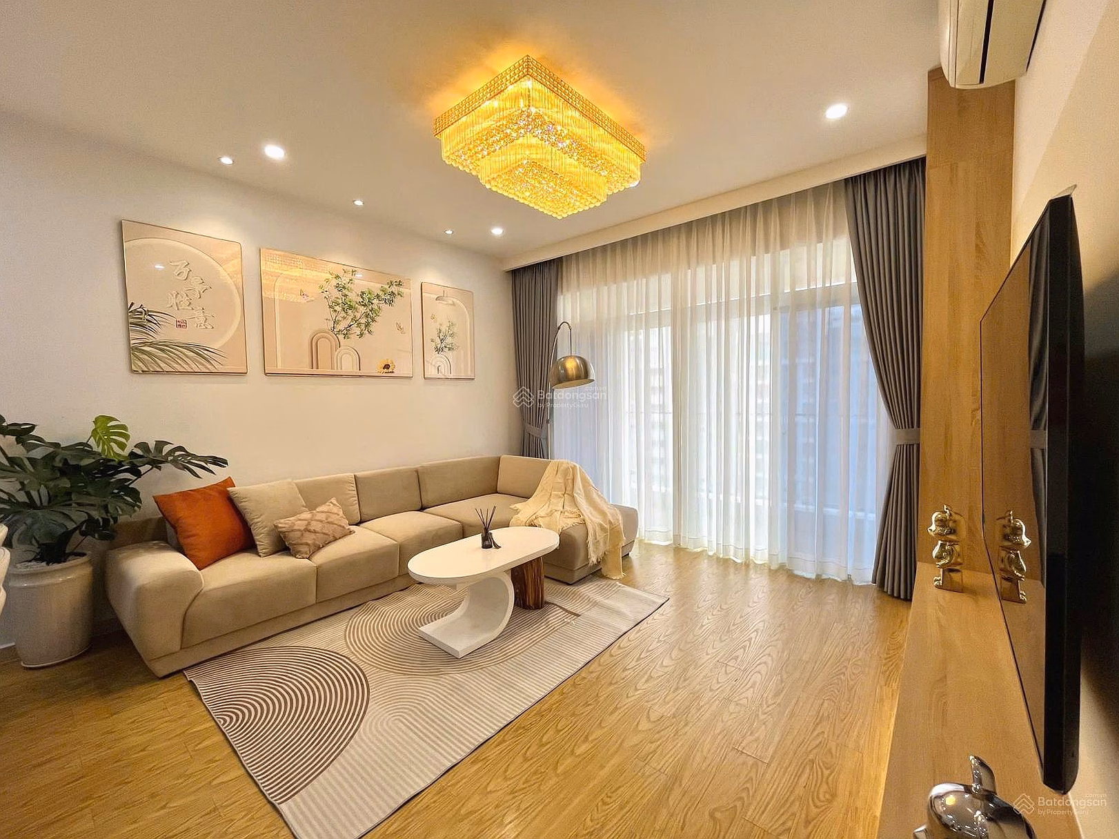 Quick sale of 3-bedroom apartment - 110m2, pool view, high-class furniture, Southeast direction
