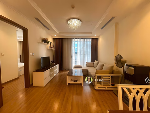 Vinhomes Nguyen Chi Thanh apartment for rent, 24th floor, 2 bedrooms, fully furnished, southeast direction