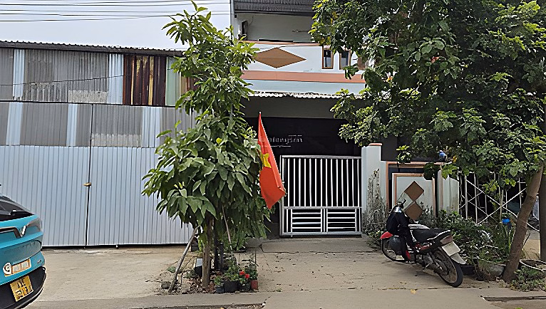 Villa for rent is located in the center of Hoi An ancient town, only 1km from the old town center