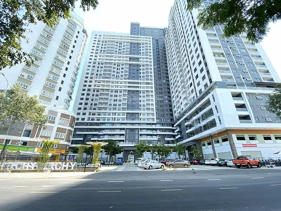 I am the owner and need to rent a Monarchy 2BR Block B high floor, beautiful new apartment, shocking price only 16 million/month
