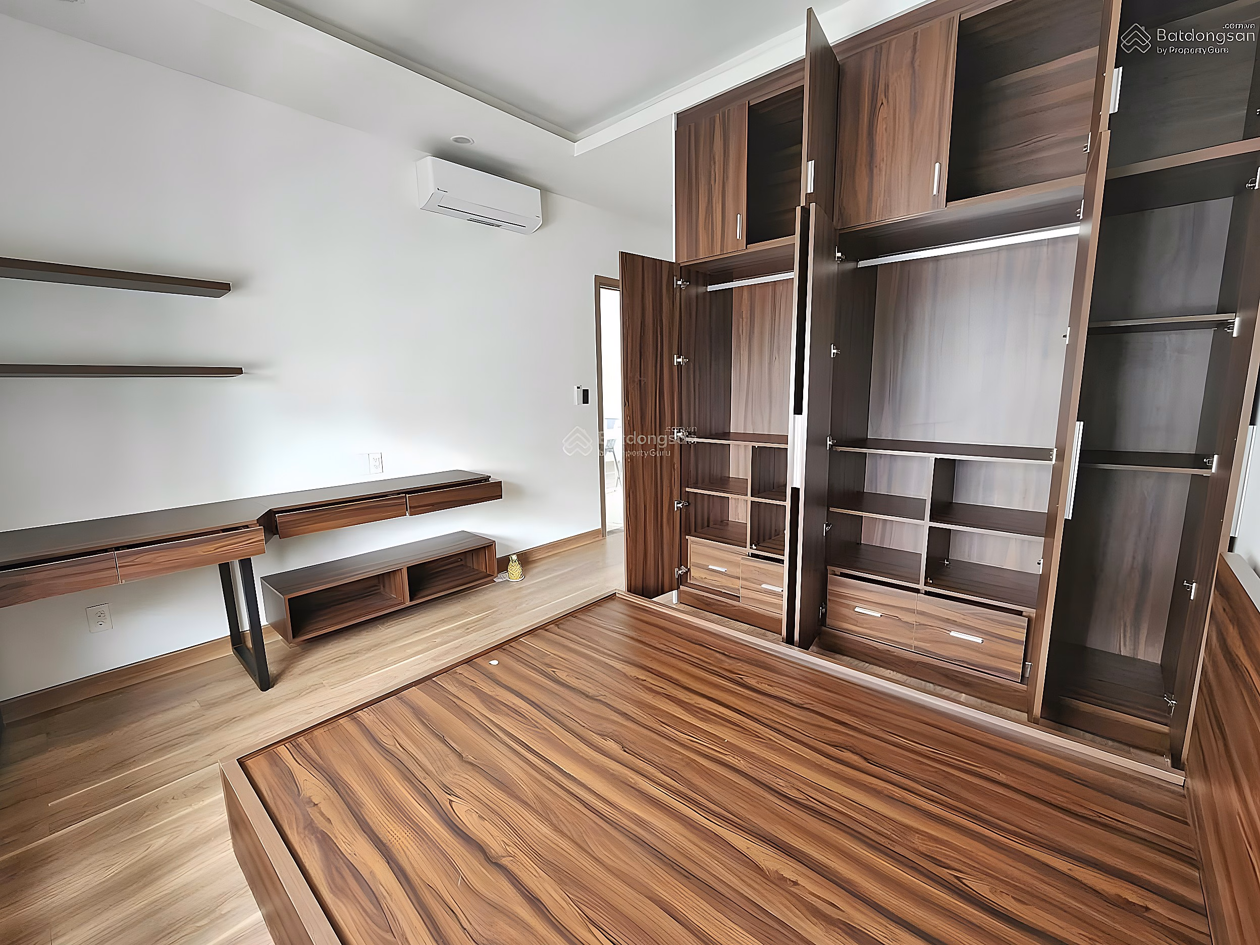 Summary Q7 Riverside design 2 bedrooms-2 bathrooms, air conditioner, curtain, price 9 million, full furniture 11 million, 0911 850 ***