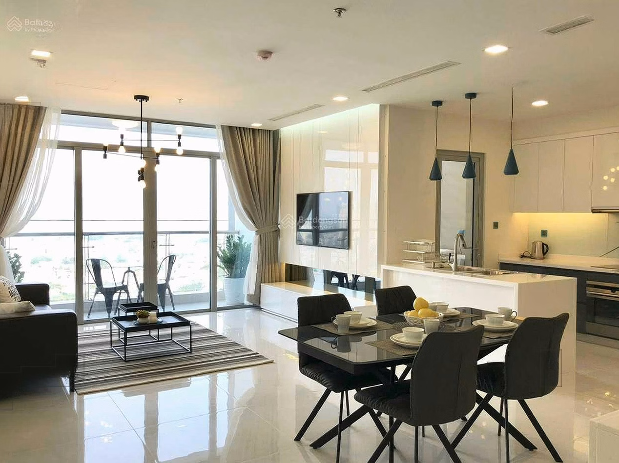 Specializing in short-term and long-term rentals of Vinhomes Central Park at good prices. Contact Ruby Homes 0938 616 ***