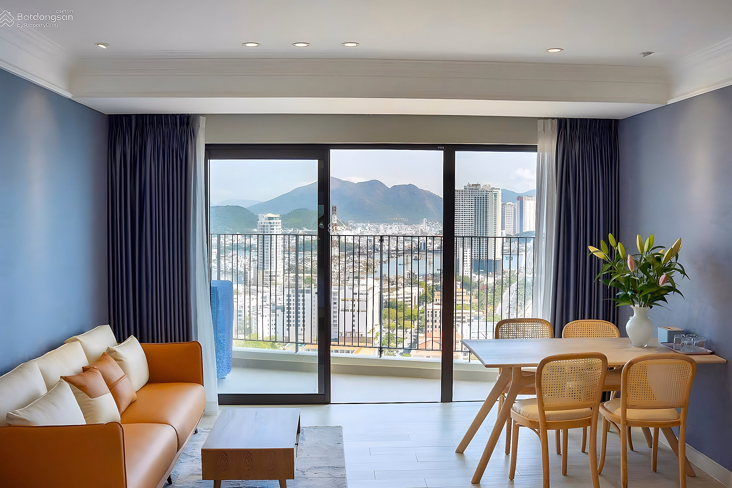Short/long term rental of Gold Coast luxury apartment with sea view - 50m from the sea
