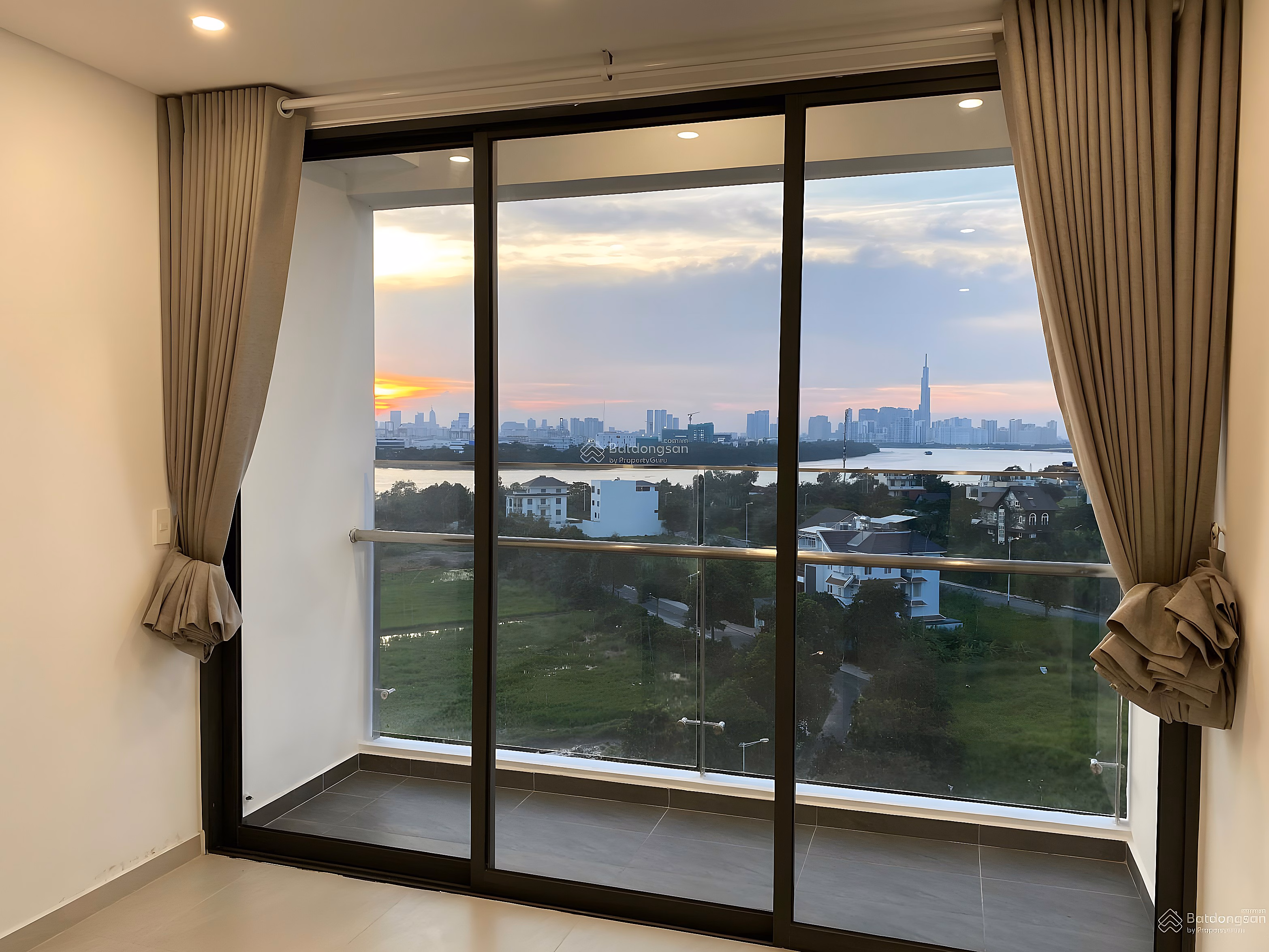 NTCB apartment for rent with 2 bedrooms and 2 bathrooms, river view and park, area 80m2, price 14 million/month