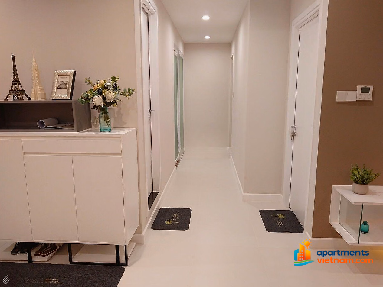 The owner rents out a 2-bedroom, 2-bathroom apartment in Sunrise City Central