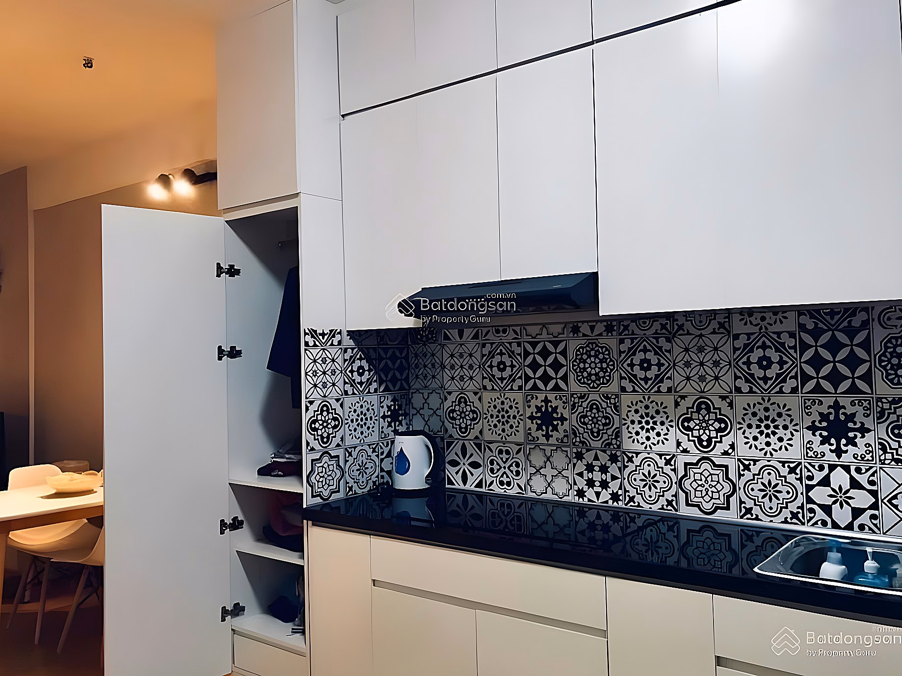 Flora Anh Dao apartment for sale, full of beautiful furniture, view of Landmark 81, Bitexco