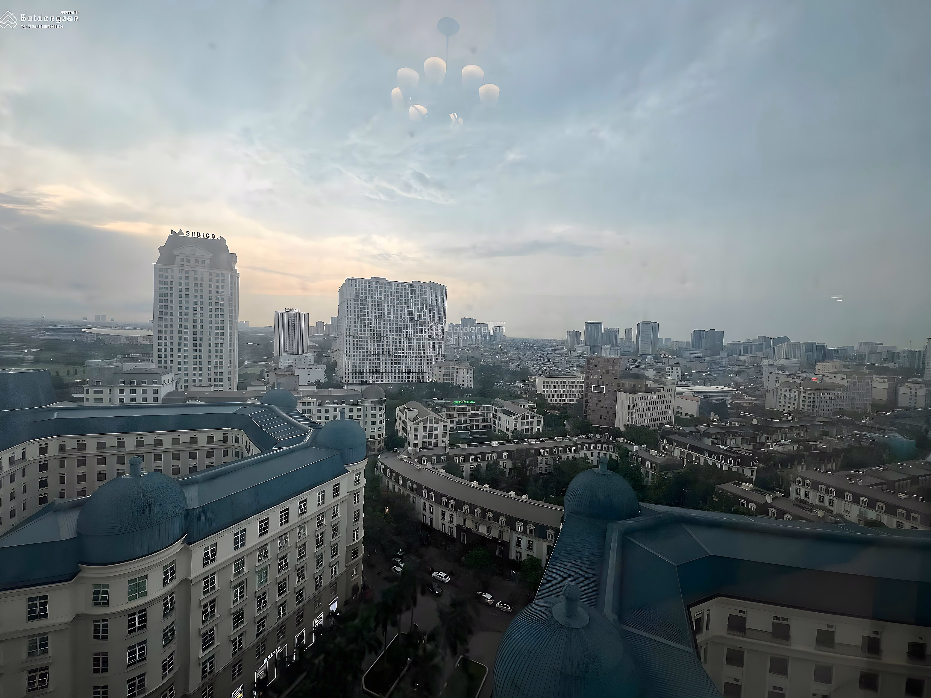 (New) owner sells 216m2 apartment in high-rise area at good price***