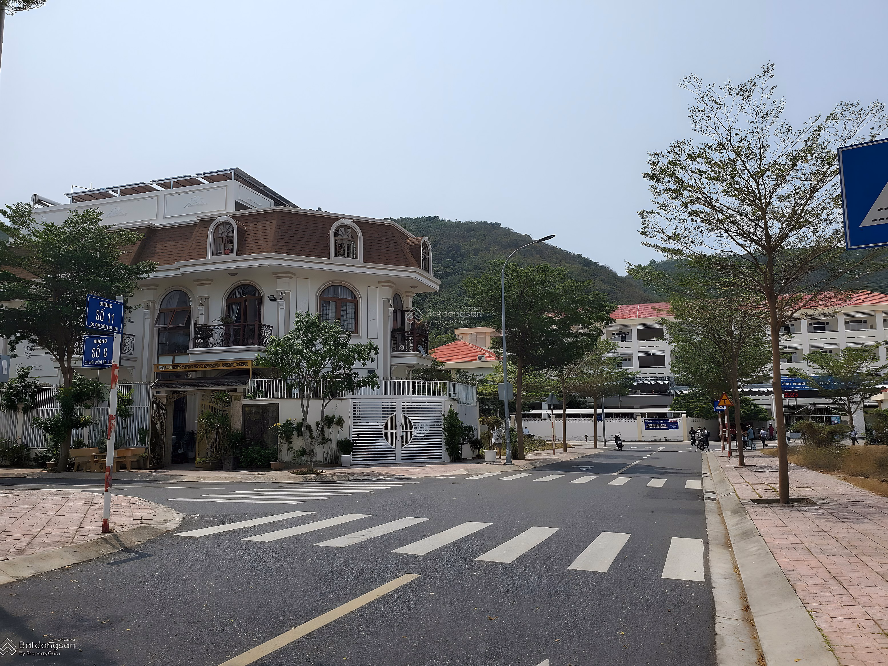 Good price shopping cart, adjacent land, Mipeco Nha Trang villa 90m2 - 95m2 - 149m2 - 163m2 - 234m2