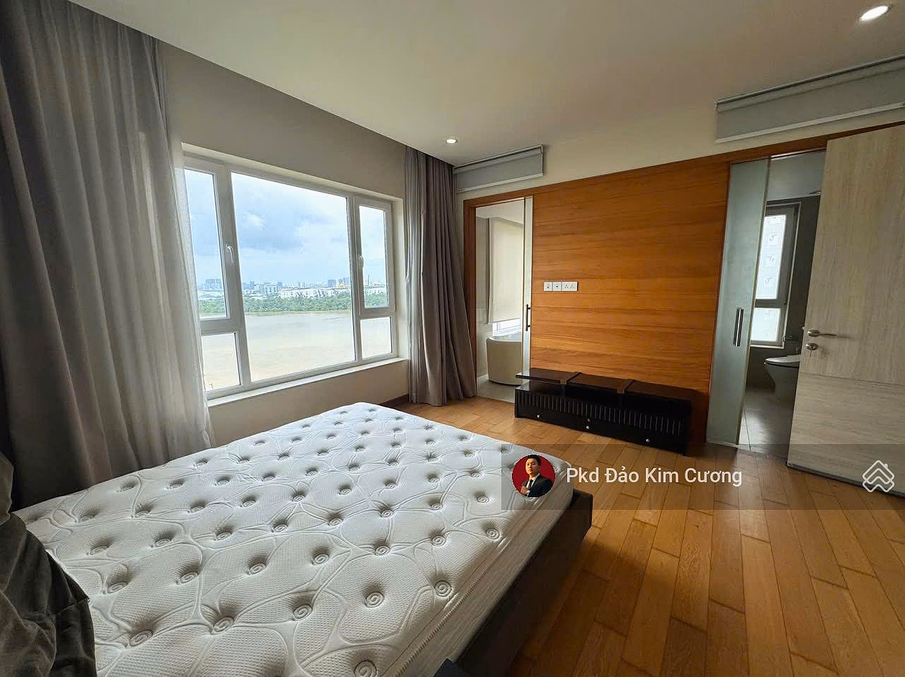Diamond Island - 2 bedrooms 98m2, full interior, pink book, super beautiful direct view of Saigon River & District 1
