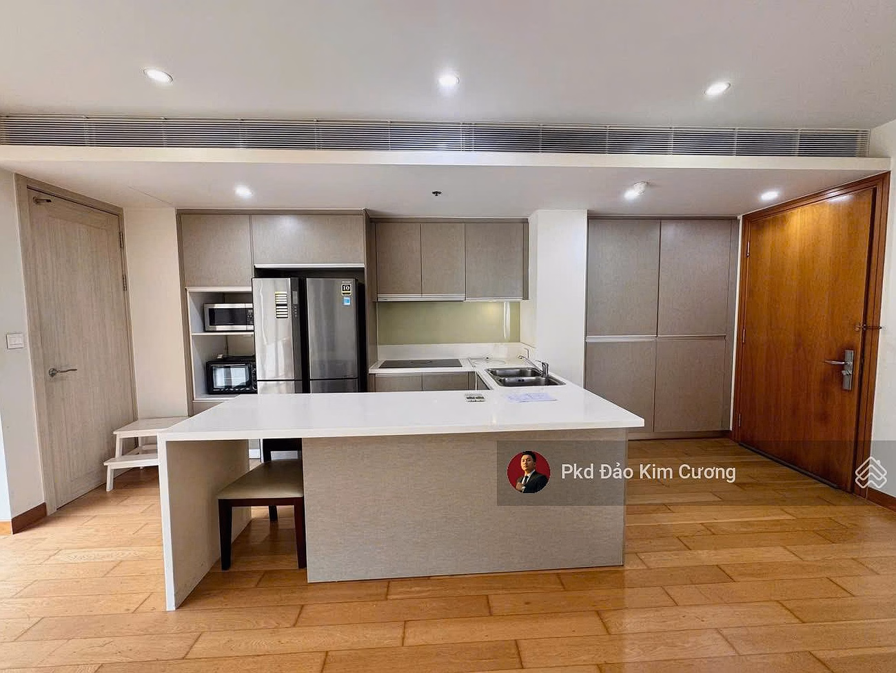 Diamond Island - 2 bedrooms 98m2, full interior, pink book, super beautiful direct view of Saigon River & District 1