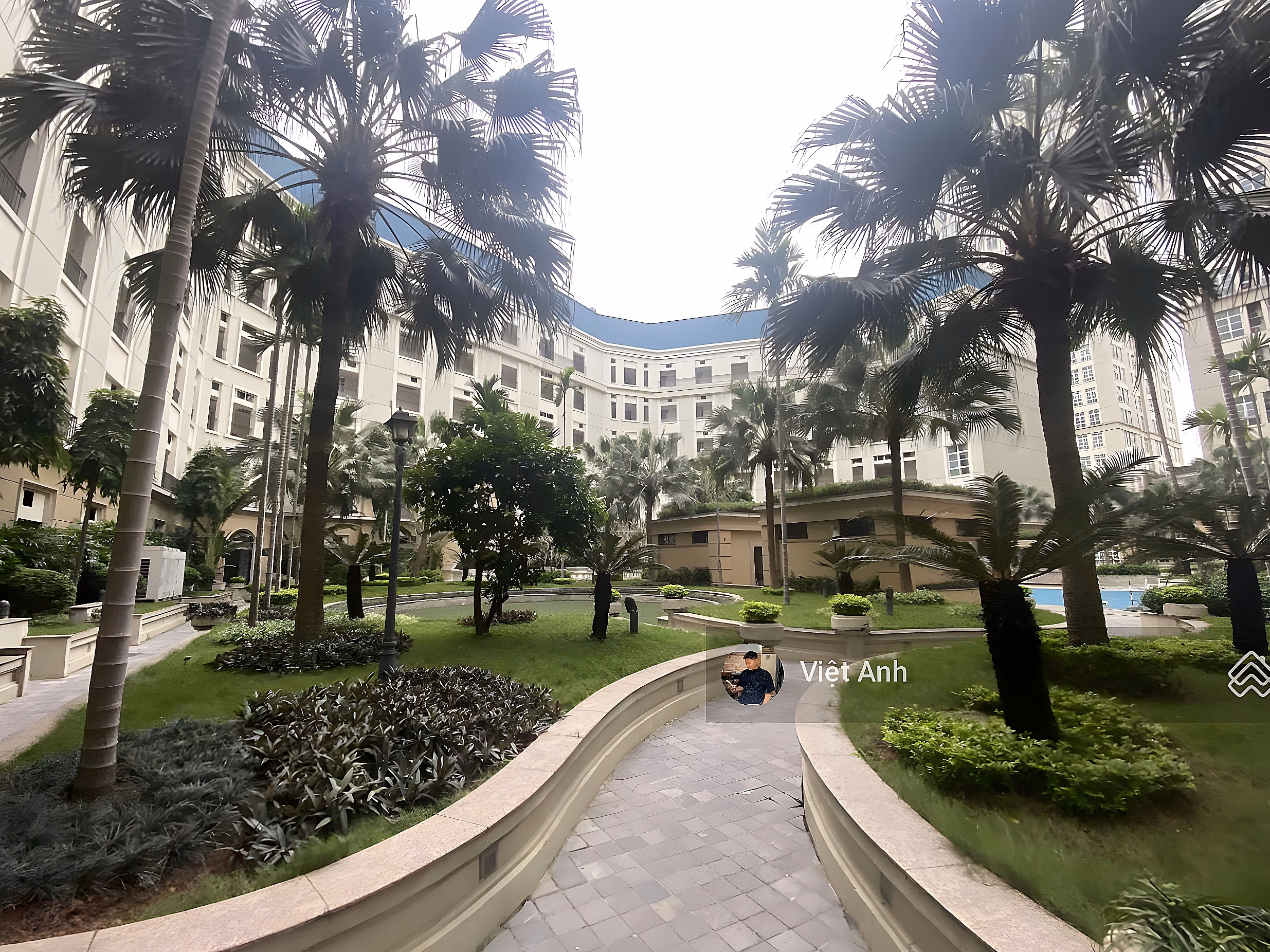 I am the owner and need to sell an apartment in block C, 257m2, The Manor apartment complex, at a very good price***