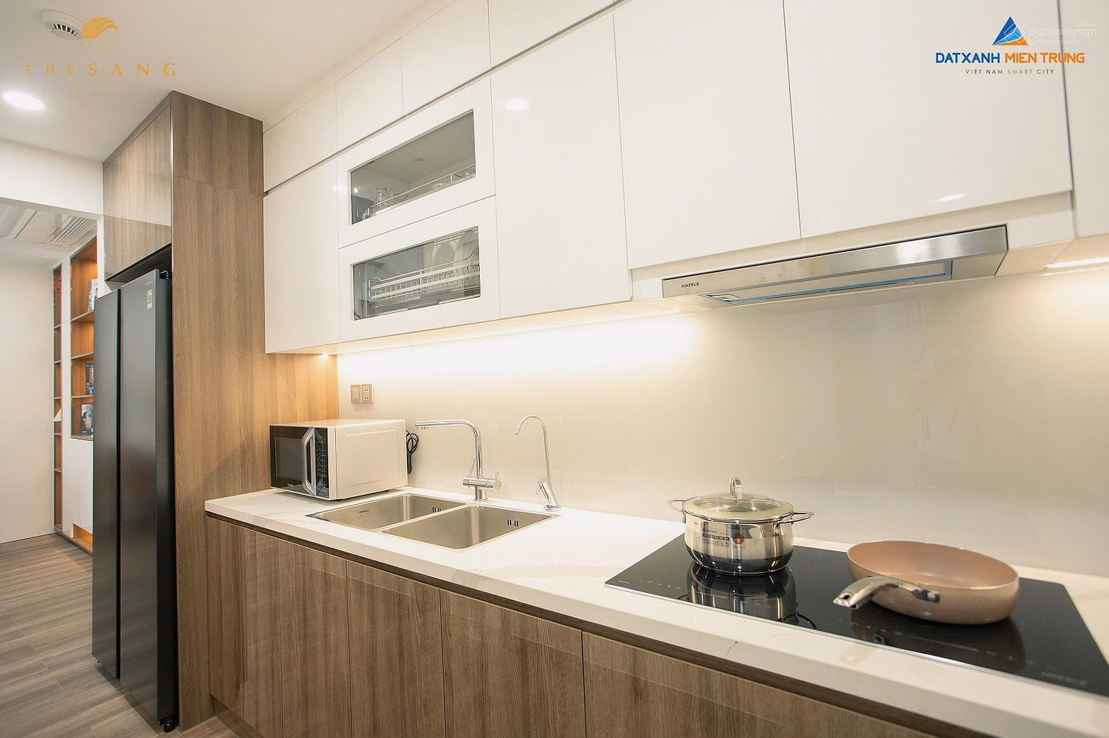 Luxury 2 bedroom apartment on the 20th floor with direct view of My Khe beach agreed to sell at attractive price - Permanent ownership